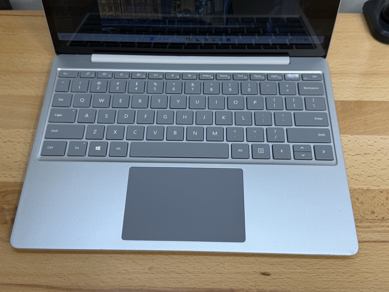 Microsoft Surface Laptop Go 1st Gen 1943 12.4″ i5-1035G1 1.0GHz 8GB RAM 128GB
