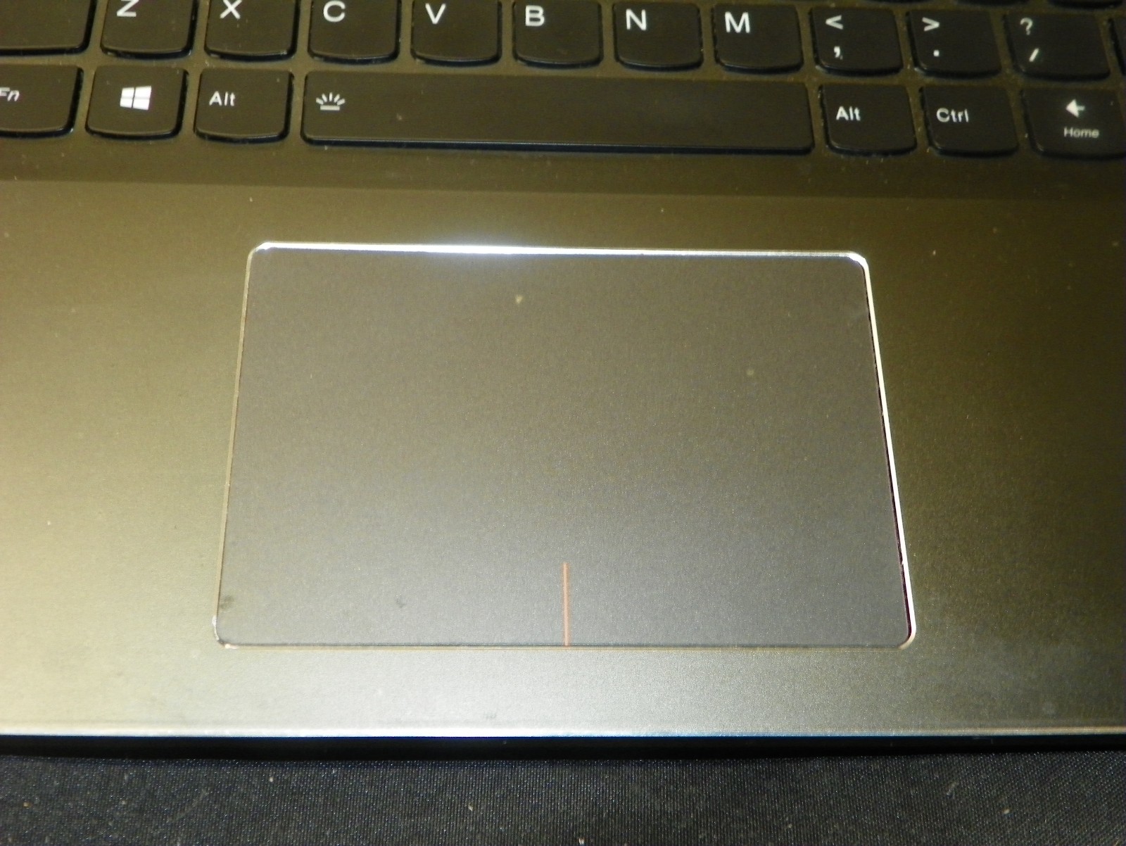 Lenovo Yoga 710 15.6 Inch 2-In-1 Touchscreen i5 For Parts – Has Screen Issue