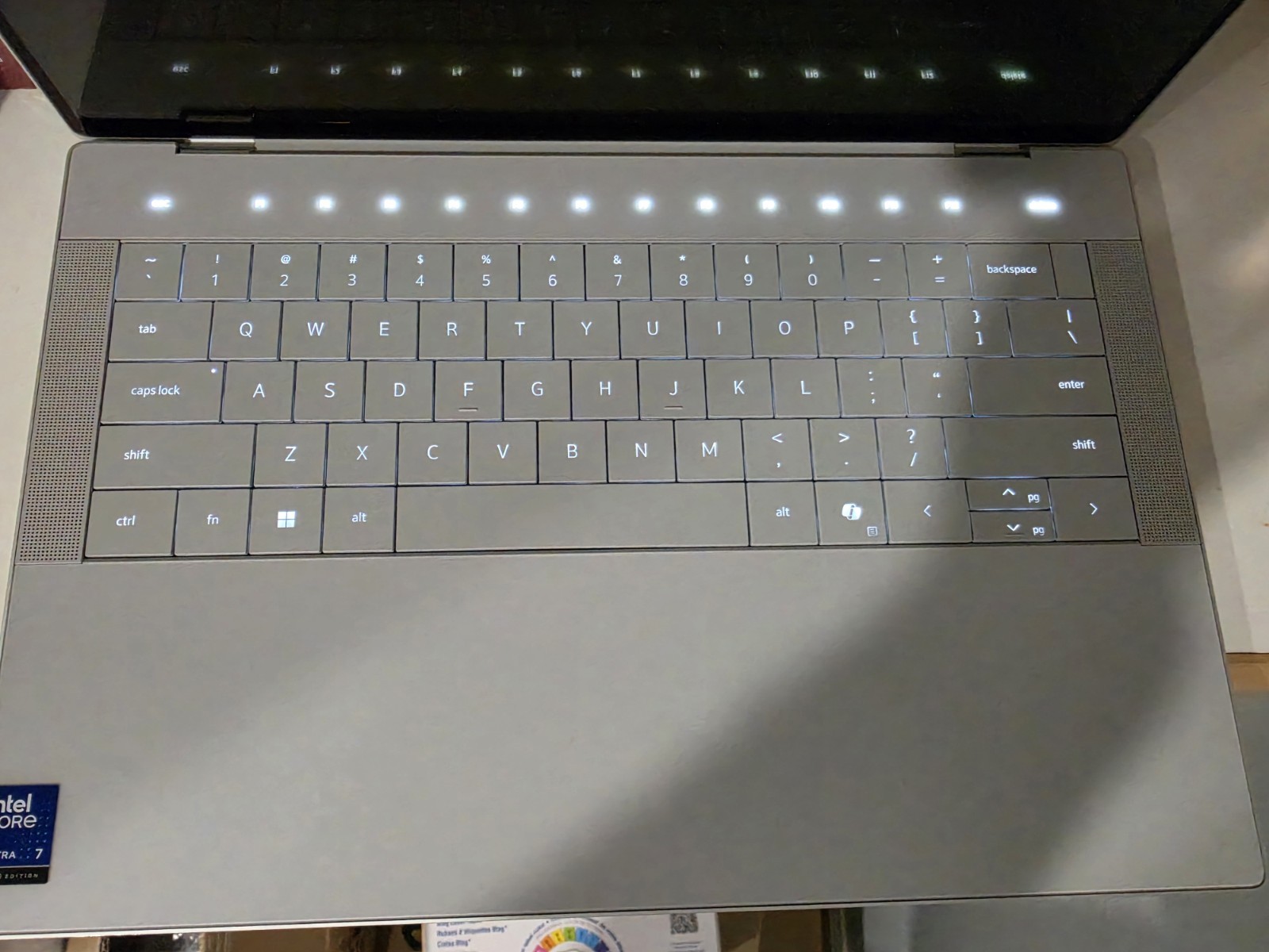 Dell 14 Premium 14.5″ 3.2K OLED Touch Core Ultra 7 255H 32GB 1TB ARC GPU
