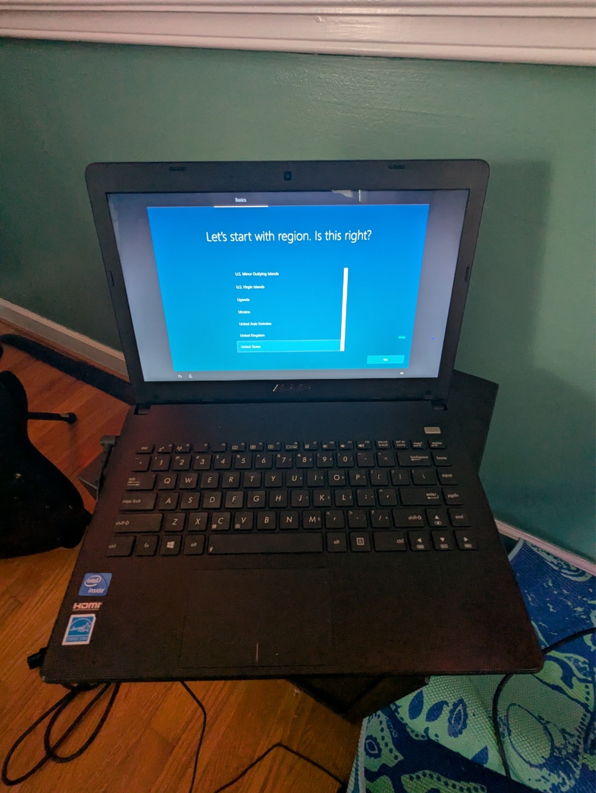 Asus X401A Laptop Intel Pentium B970 2.3GHz, 4GB RAM, 250GB HDD, Charger