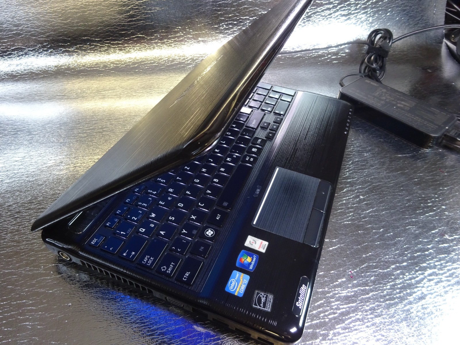 Toshiba Notebook Laptop PC Satellite P750-13G 8GB RAM Windows 10 Pro i7 HDMI