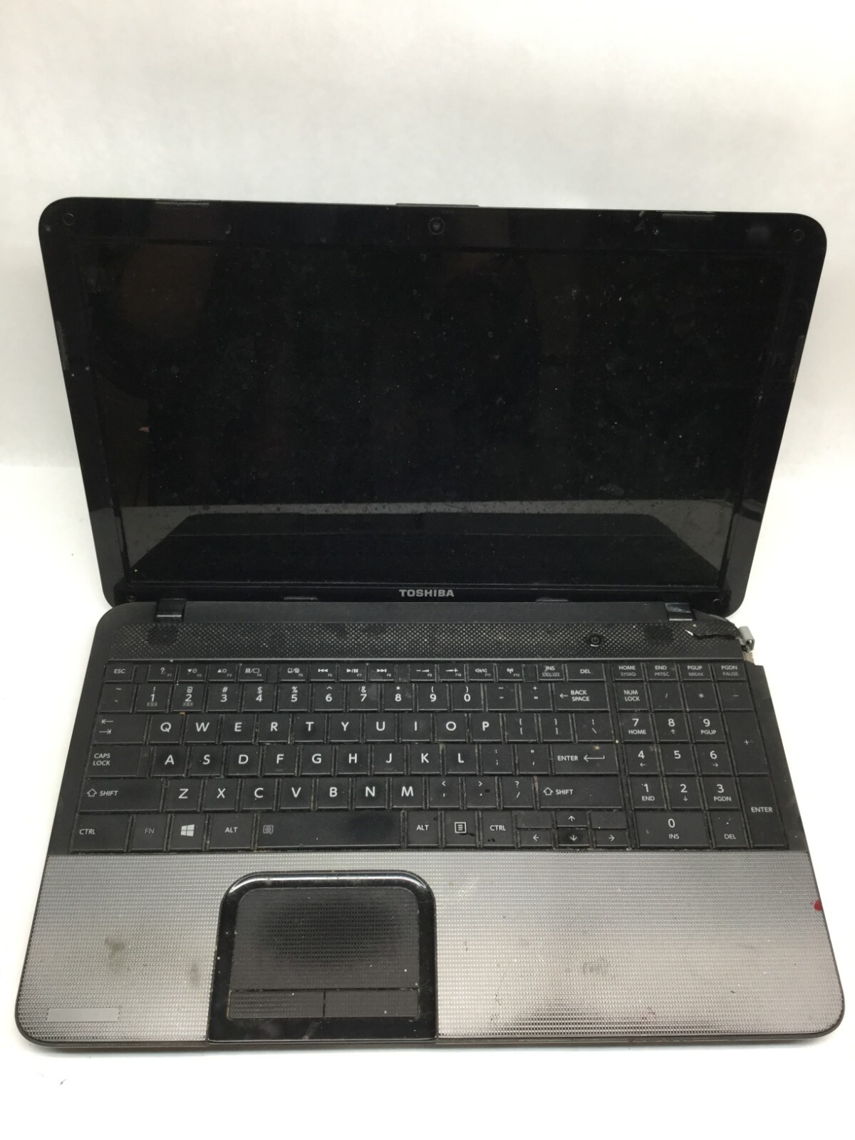 Toshiba Satellite C855D-S5116 15″ Laptop AMD A6-4400M-BROKEN HINGE -MZ