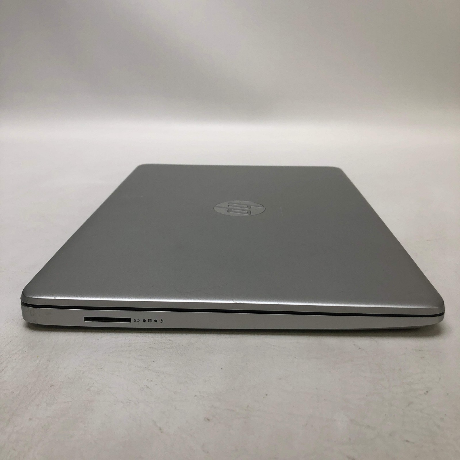 Broken HP Laptop 14-DQ1043CL 14″ i3-1005G1 1.19Ghz 8GB RAM 256GB SSD/ Marks Scre