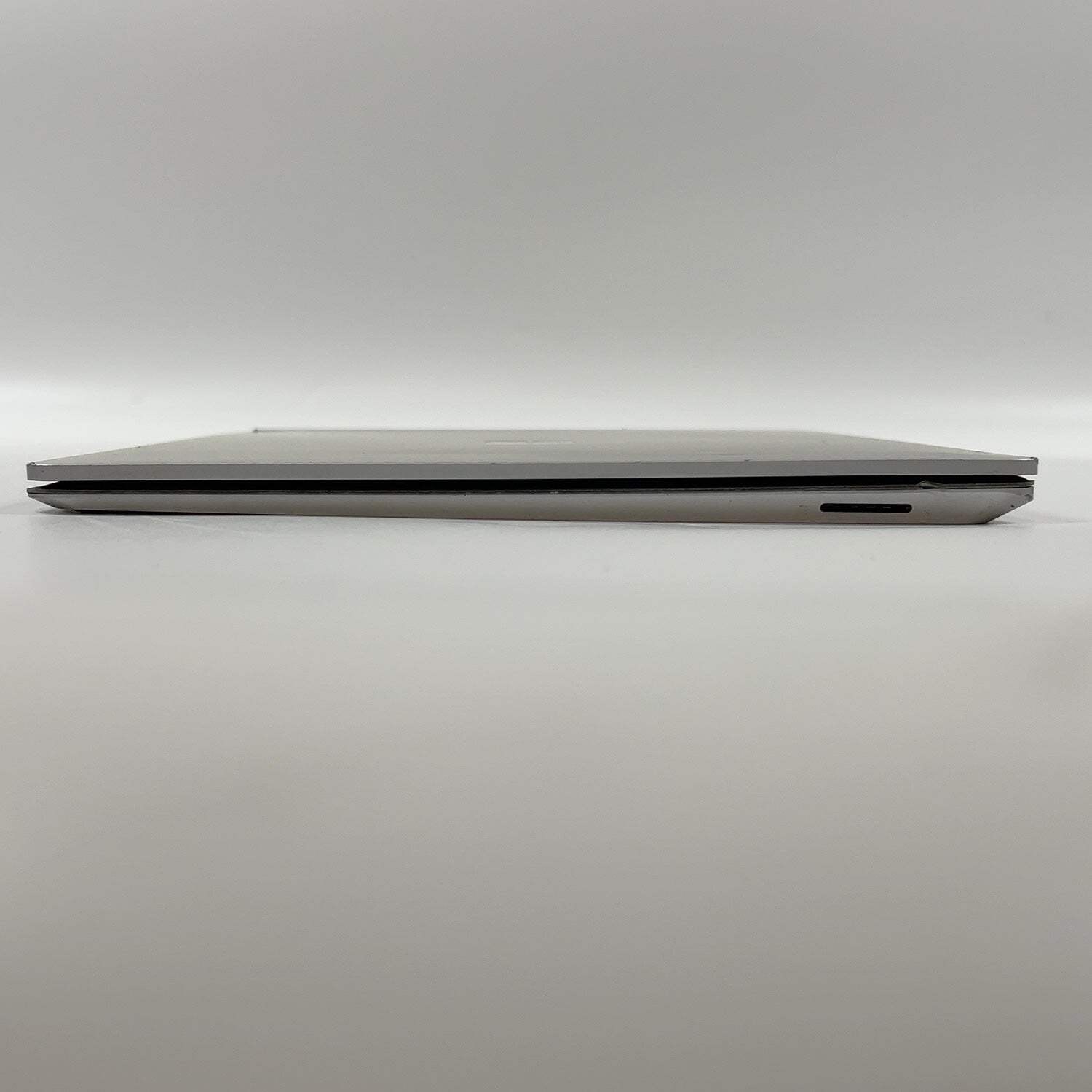 Microsoft Surface Laptop 4 1958 13.5″ Ryzen 5 Surface Edition 2.2GHz 8GB RAM 250