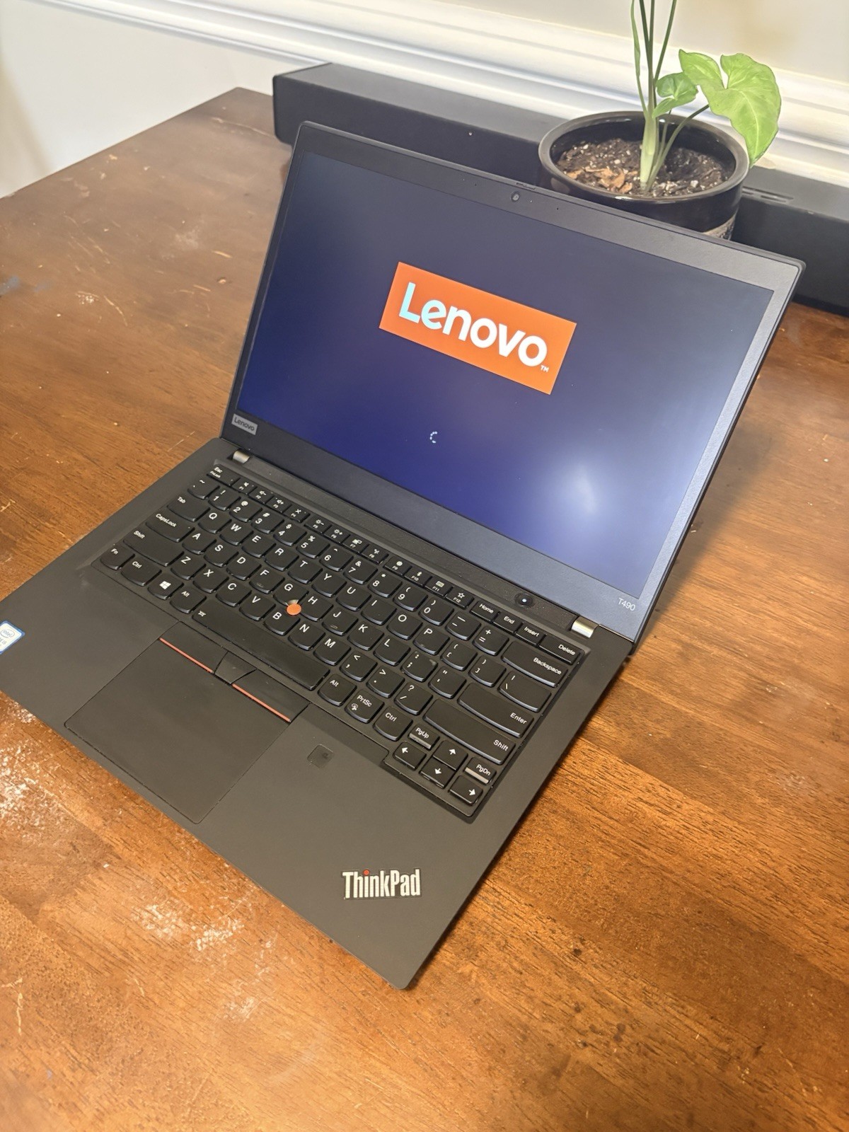 Lenovo ThinkPad T490 14.1″ i5-8265U 1.6Ghz 16GB Battery & Extras *NO SSD OR OS*