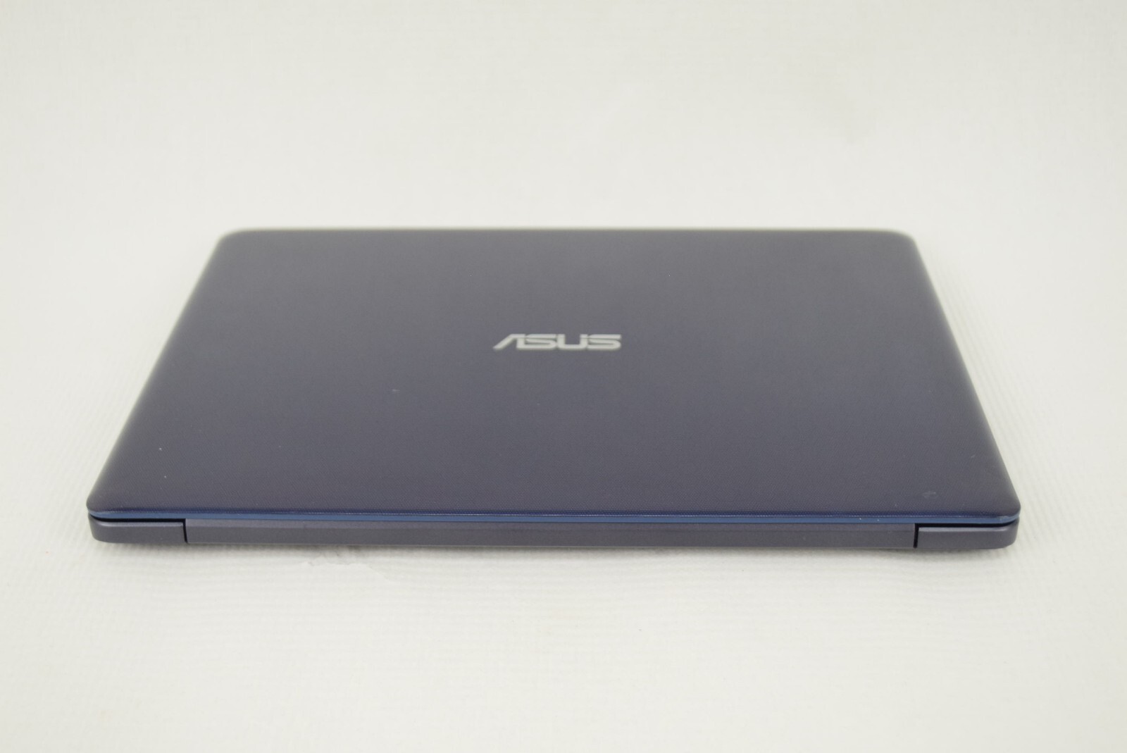 Asus L203M Intel Celeron N4000 4 GB Ram 60 GB Hard Drive Laptop Computer