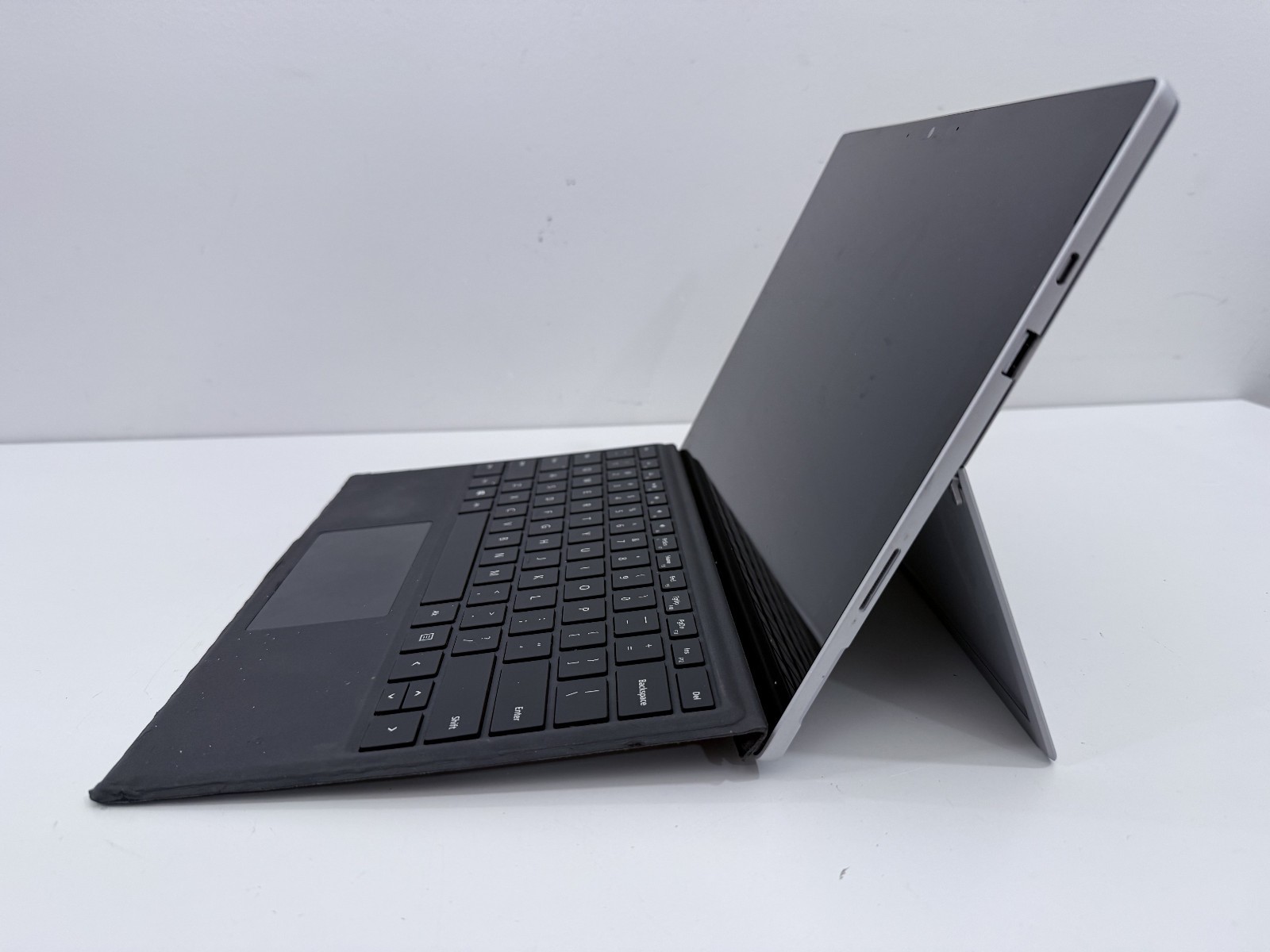 Microsoft Surface Pro 7 i7-1065G7 CPU @ 1.30GHz 16 GB RAM 256 GB Win 10 Pro