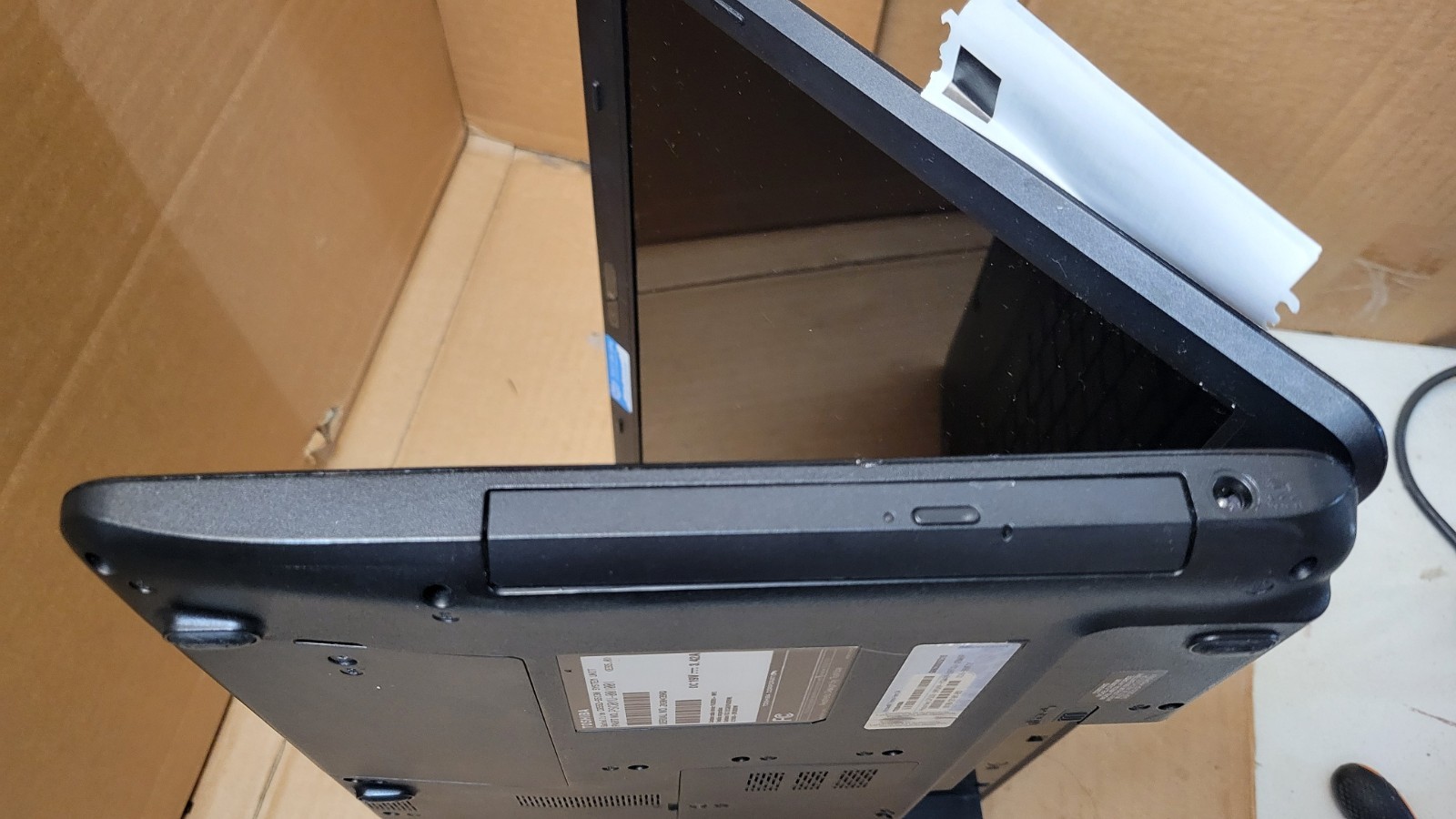 Toshiba Satellite C655D-S5130 15.6” Laptop – Screen Damage For Parts or Repair –