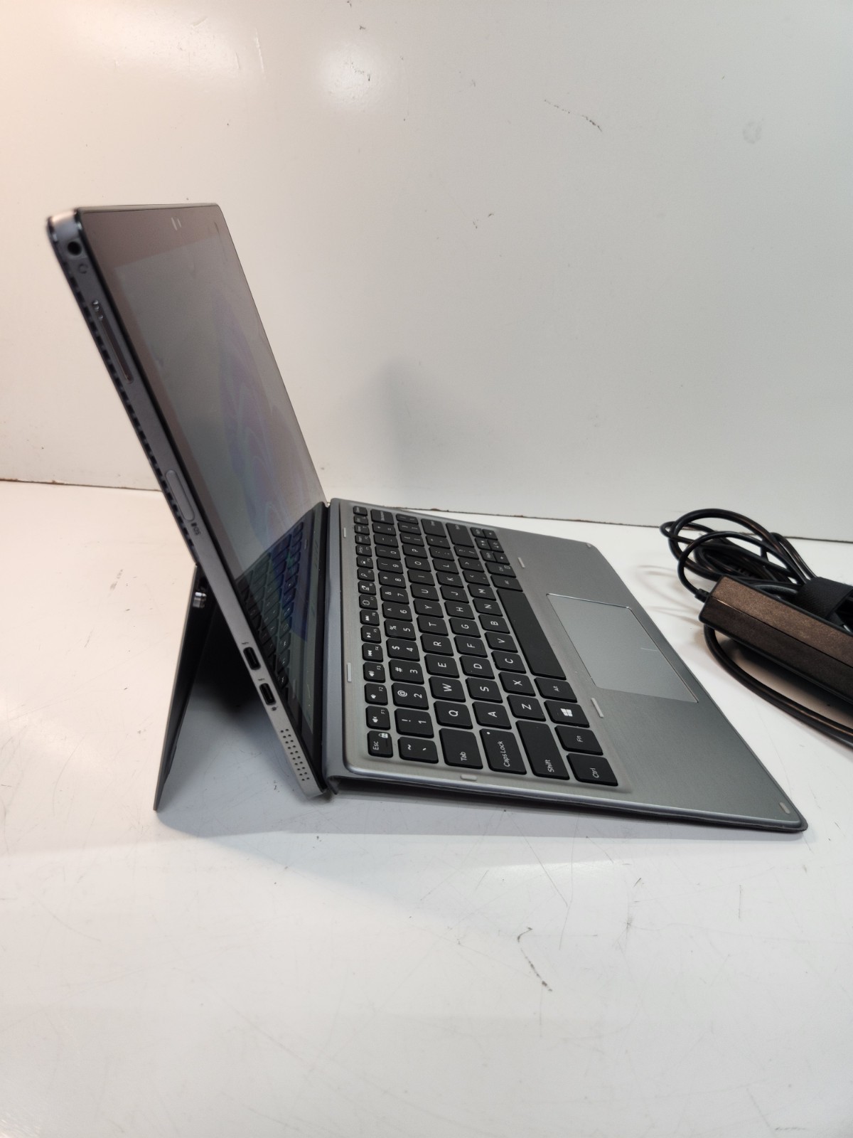 Dell Latitude 7210 2 in 1 Tablet Laptop i7 10610U 1.8GHz 16GB 512GB SSD Touch