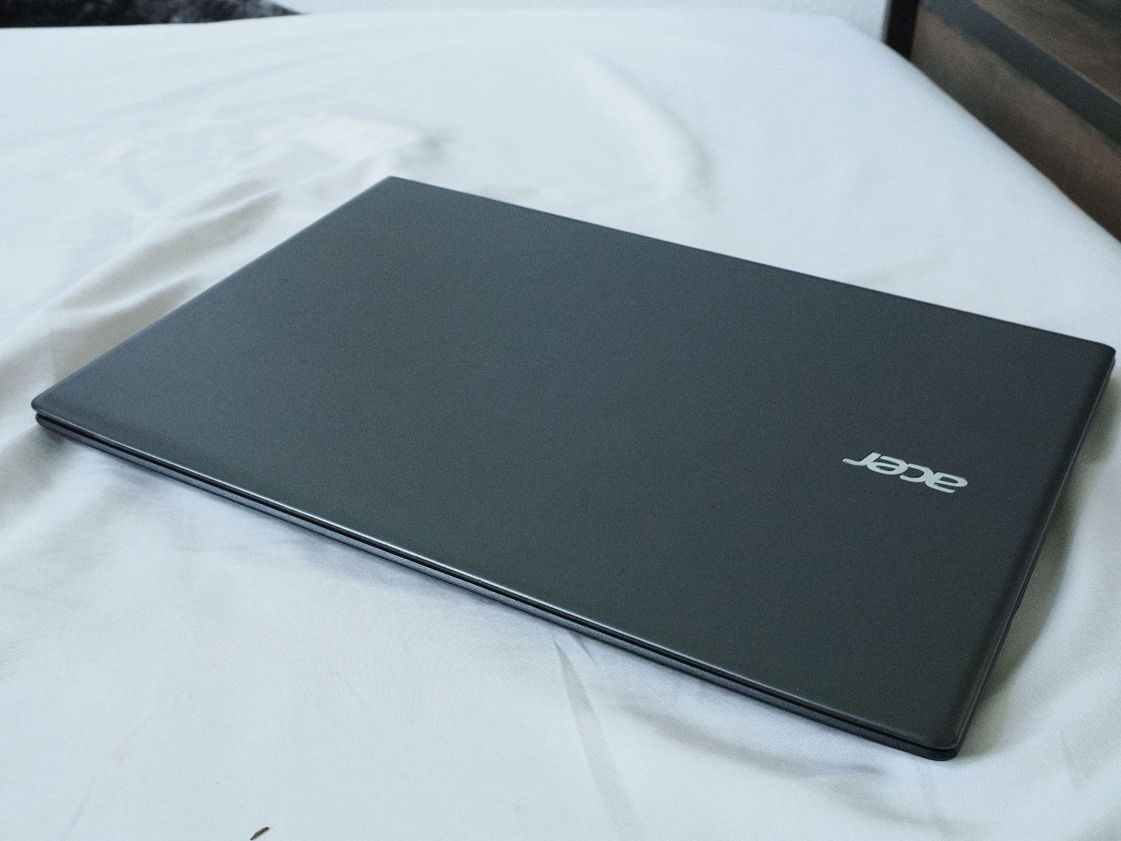 Acer Aspire E15 E5-575G 15.6″ 1TB+256GB-SSD 16GB Win10 Gaming Laptop w/ Charger