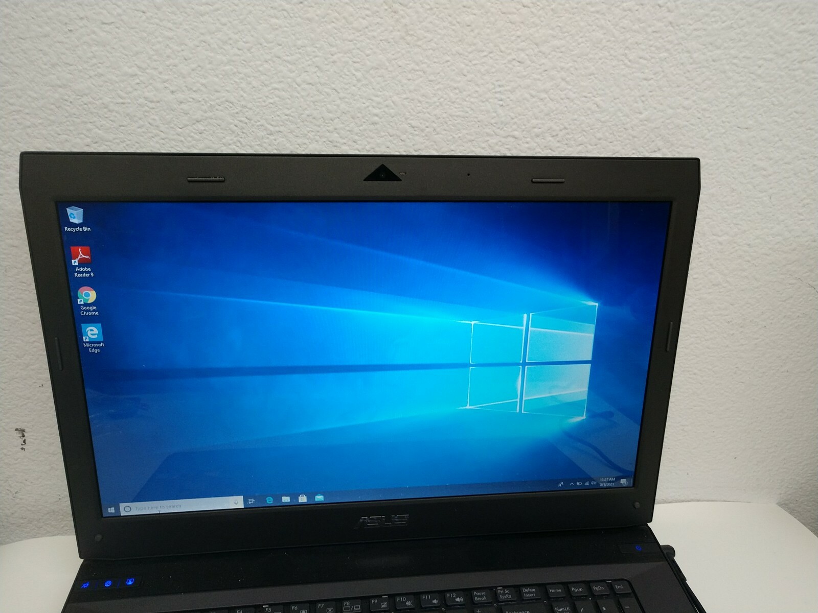 ASUS G73J 17.3″ Intel Core i7 Q720 1.60GHz 6GB DDR3 256GB SSD DVD Win10 AMD 5800