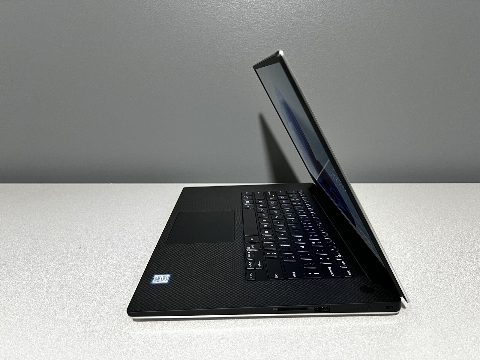CLEAN – Dell XPS 15 7590 Intel Core i5-9300H 8GB RAM, 256GB SSD Windows 11 PRO