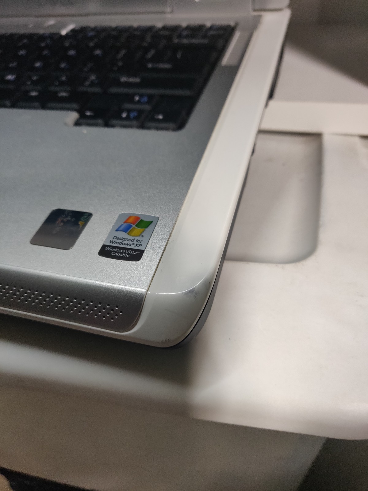 Dell Inspiron PP23LA–FOR PARTS; NOT WORKING–No RAM, Hard Drive, and Charger