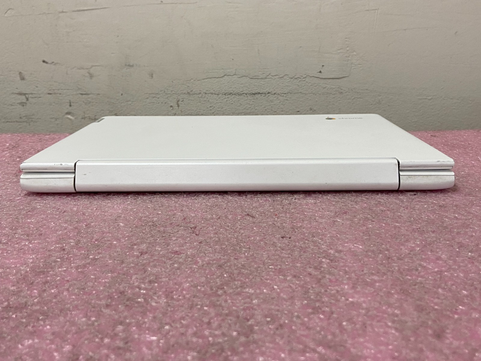 Lenovo Chromebook C330 MediaTek MT8173 4GB RAM 64GB SSD w/PA | LP477