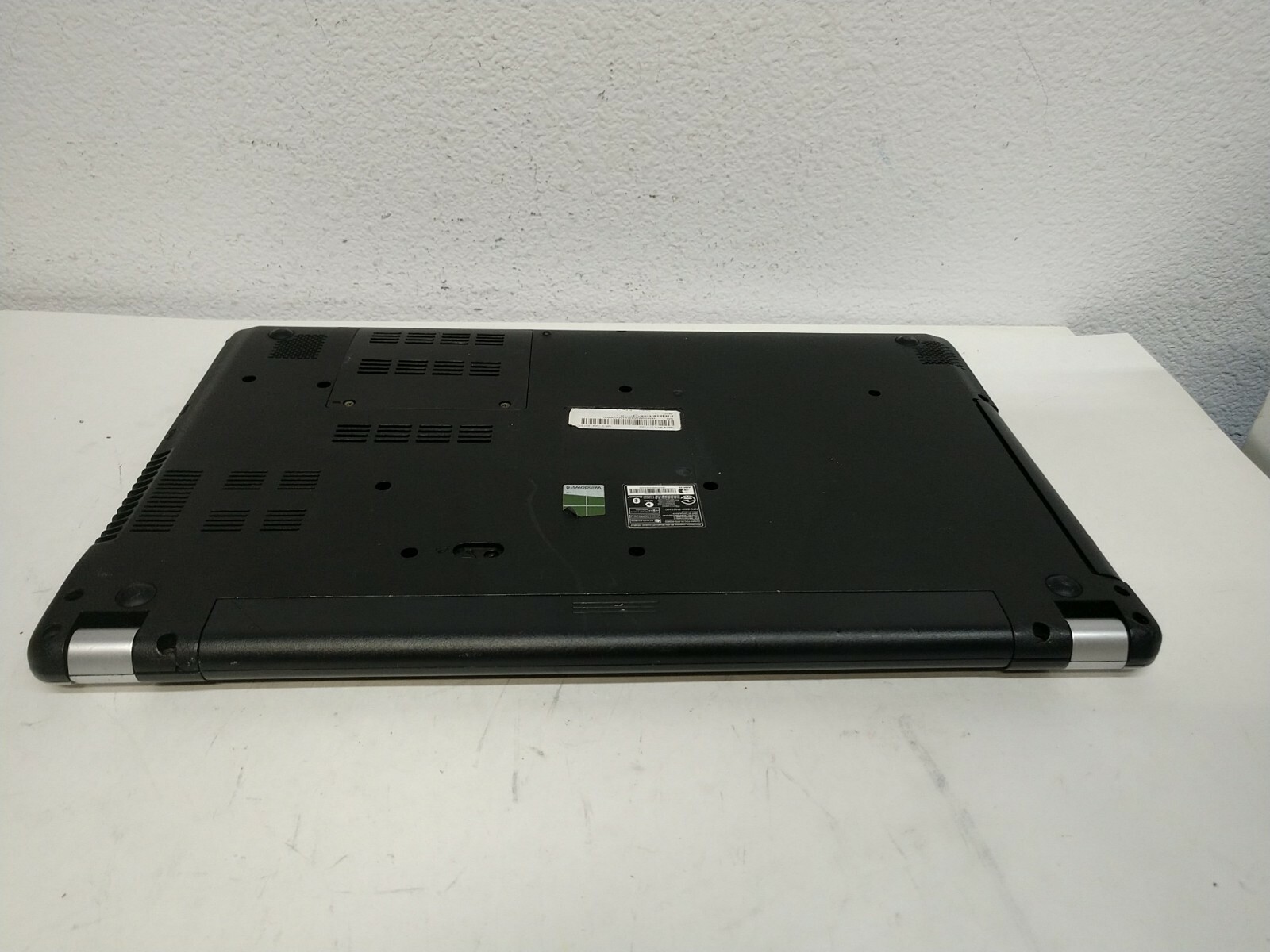 Acer Aspire V5-531 Intel Pentium 987 1.5GHz 4GB 500GB HD DVD BT Win10 *FOR PART*
