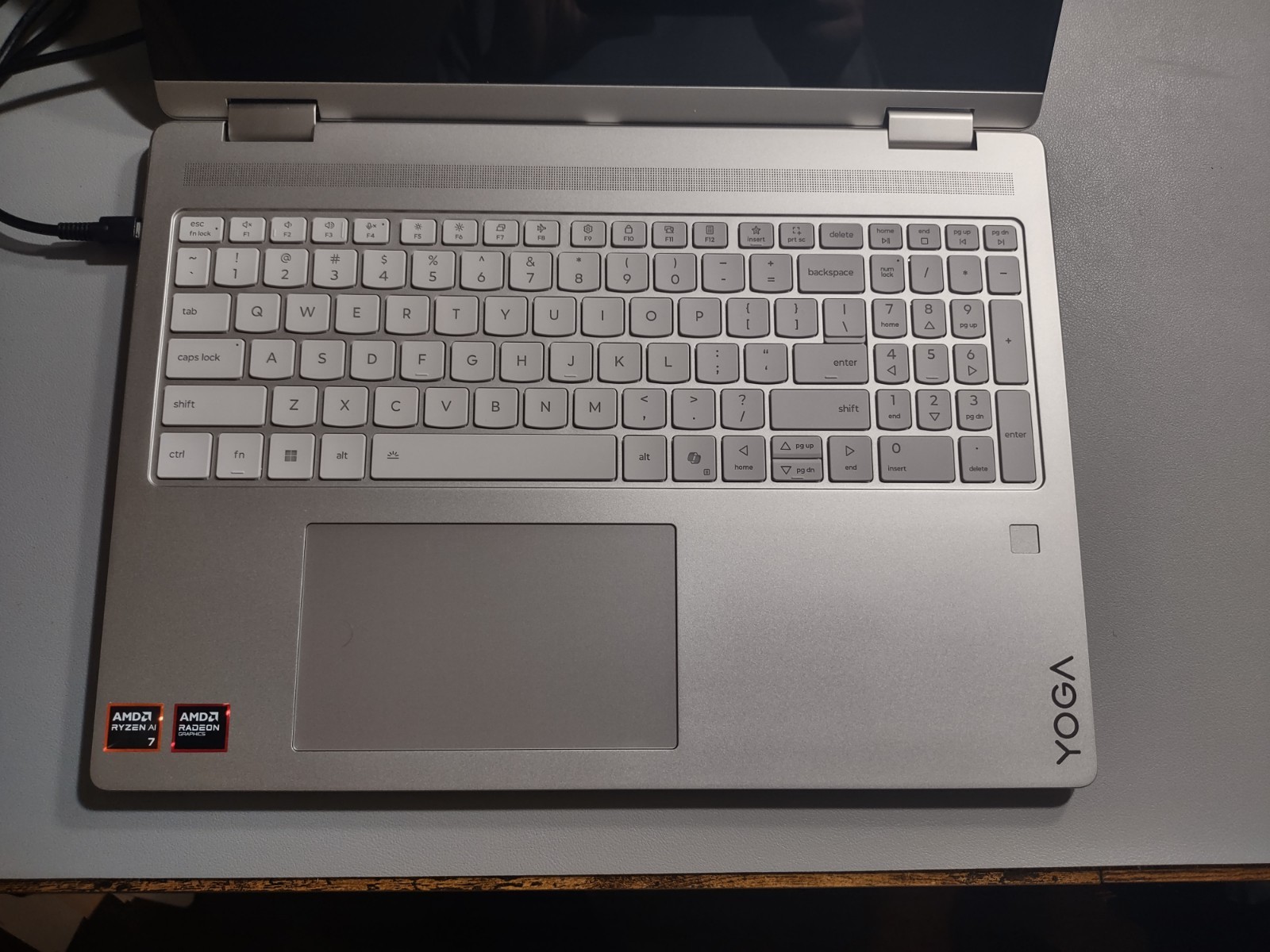 Lenovo Yoga 7 2-in-1 Ryzen AI 7 350 16GB RAM AMD Radeon 860M 1TB SSD