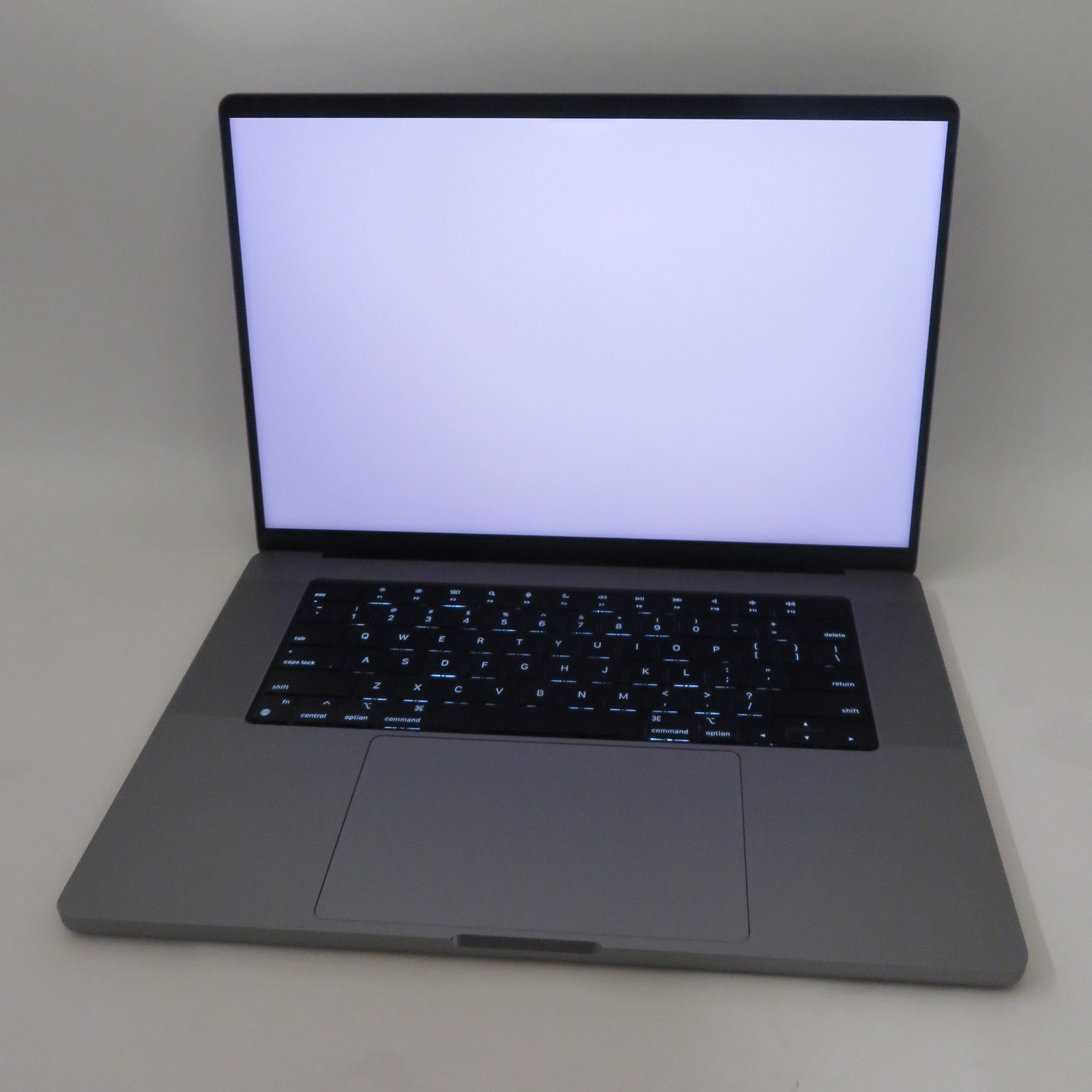 Apple Macbook Pro 2023 16in Retina M2 Pro 16GB RAM 512GB Tahoe A2780
