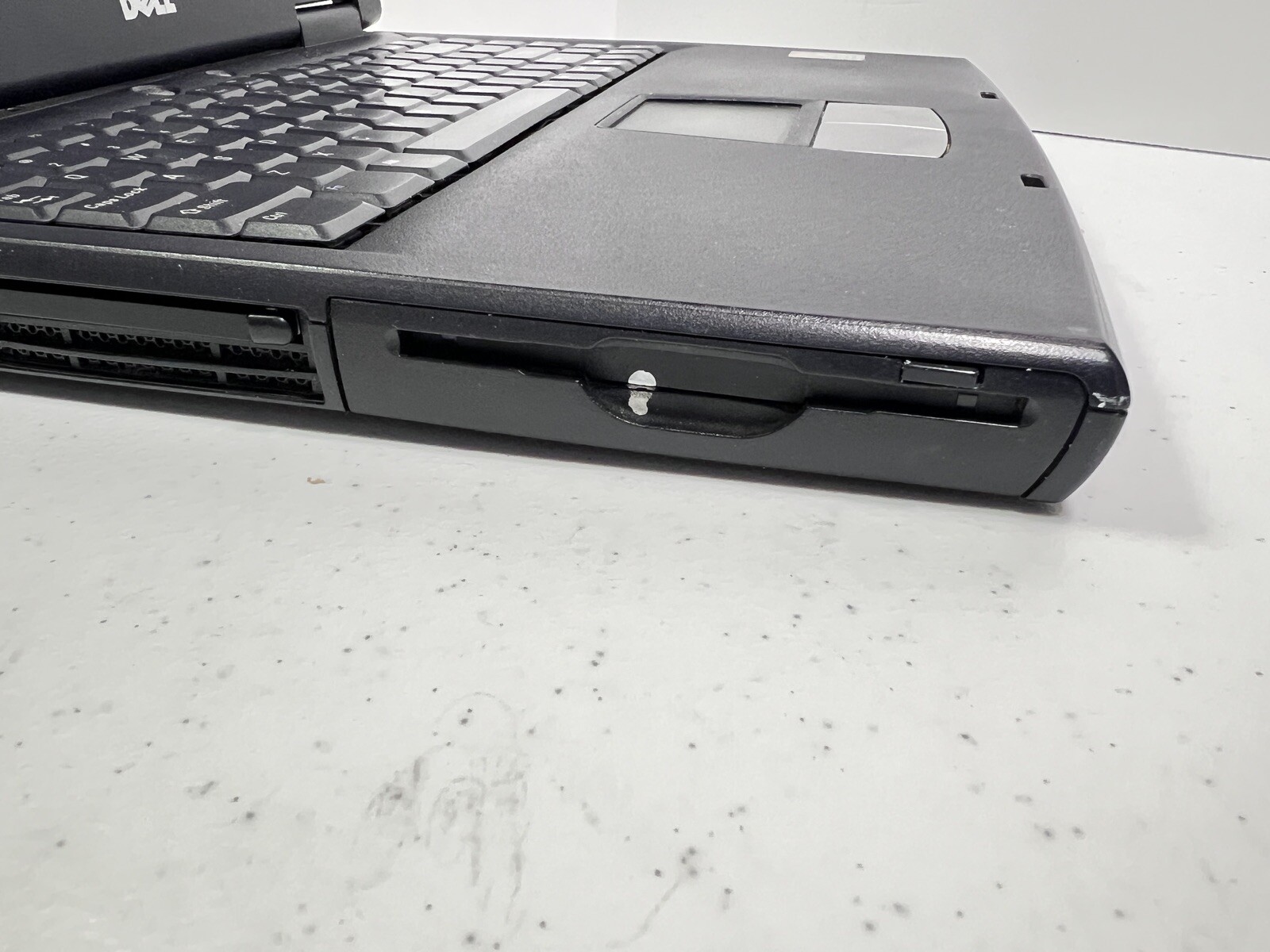 Dell Inspiron 2650 Pentium 4-M 1.8GHz 384MB Ram 30GB HDD 2002 Vintage Laptop