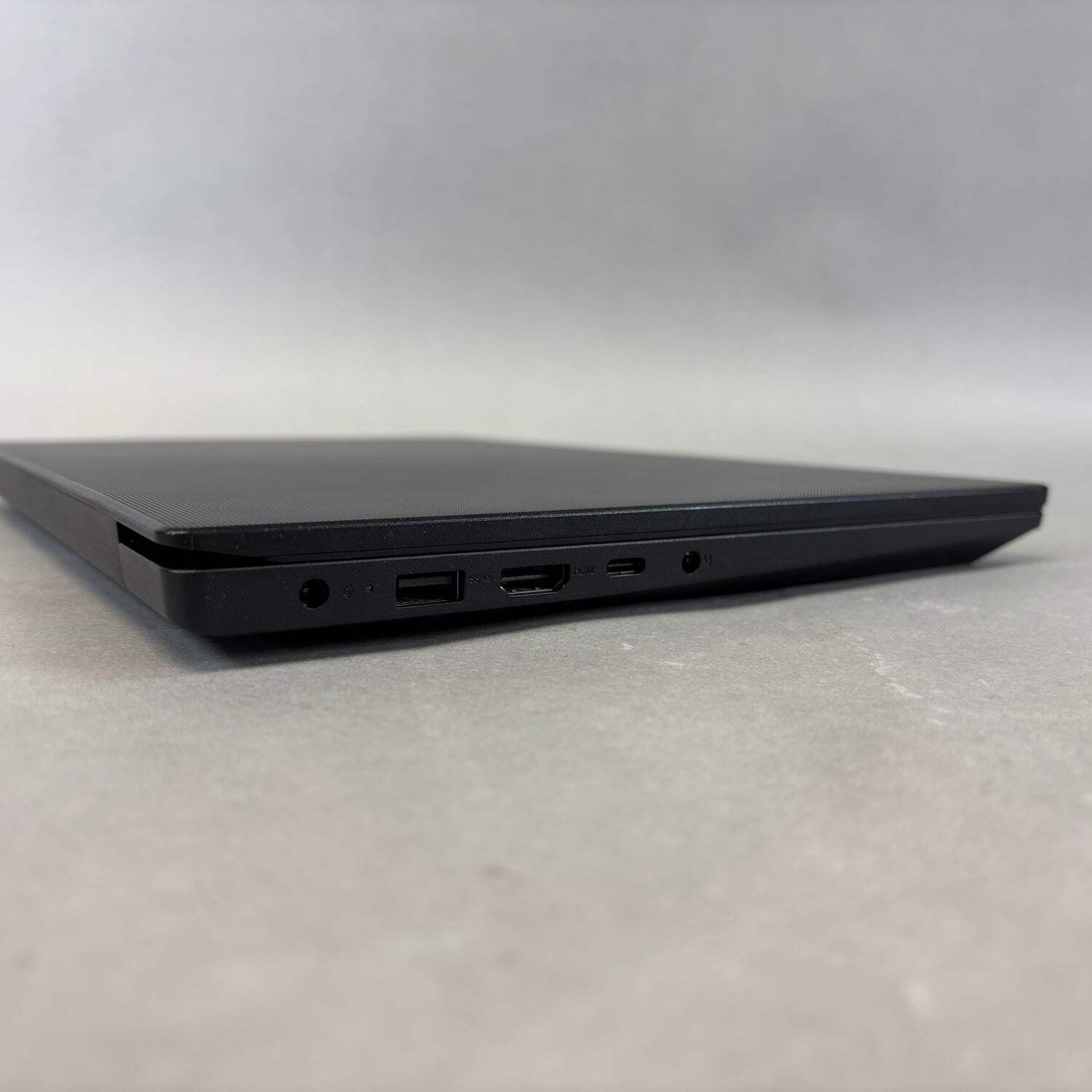 Lenovo V14 G4 AMN PF9XXB360013 14″ Ryzen 5 7520U 2.8GHz 8GB RAM 256GB SSD