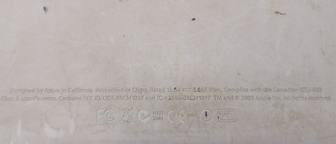 FOR PARTS 13.3″ Apple MacBook A1342 (Intel Core 2 Duo P8600/2GB RAM/NO HDD)