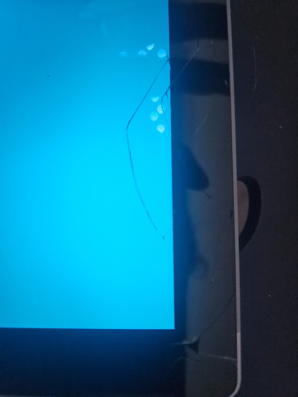 Microsoft Surface 3 (Model 1645) 128GB 4GB RAM — FOR PARTS / REPAIR — Cracked Sc