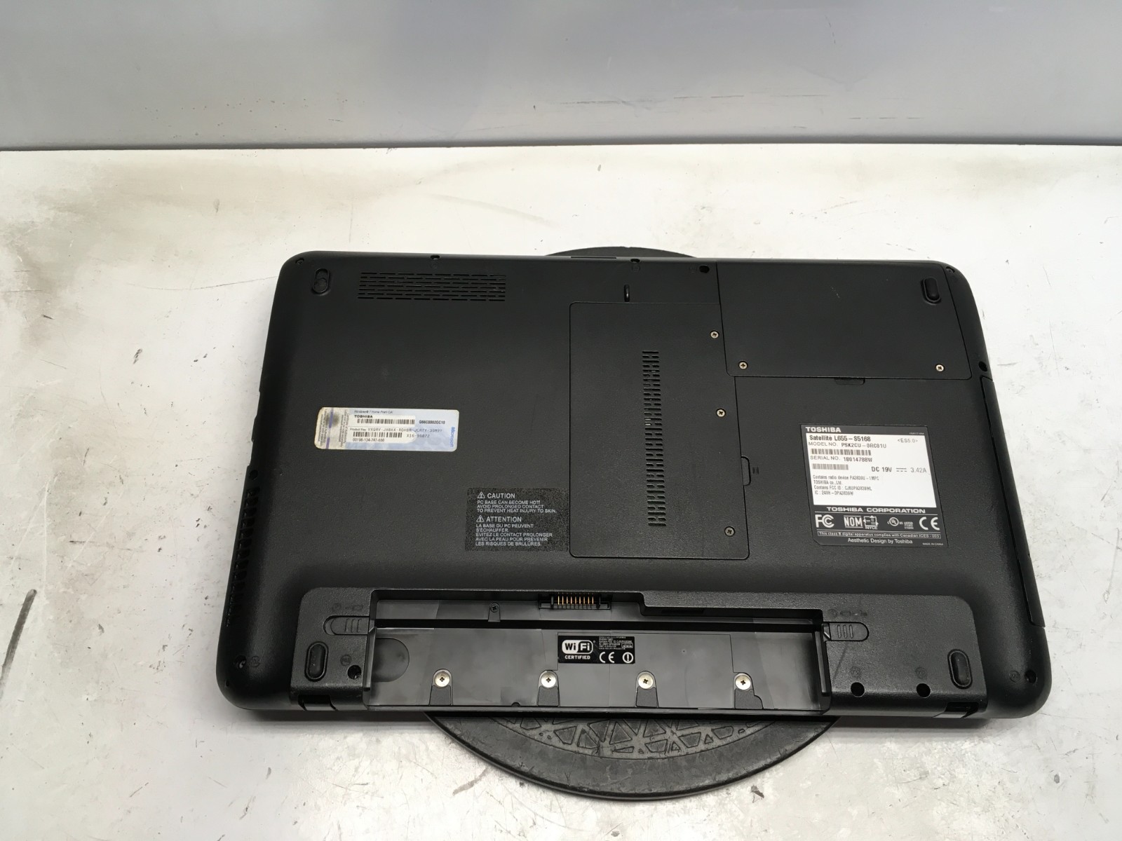 Toshiba Satellite L655-S5168 Intel i5-M480 2.67GHz 4 GB NO HDD/Battery
