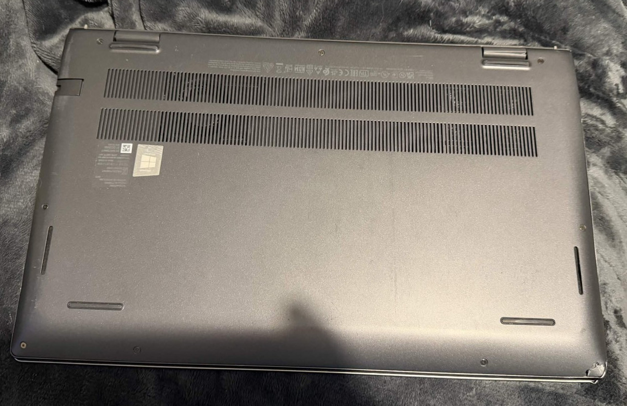 DELL VOSTRO 15 5510 INTEL CORE i5 8GB RAM – Used – STILL WORKING