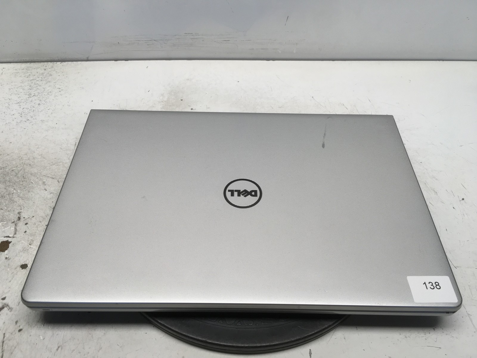 Dell Vostro 3560 Intel i3-6100U 2.3GHz 2 GB NO HDD No Batt