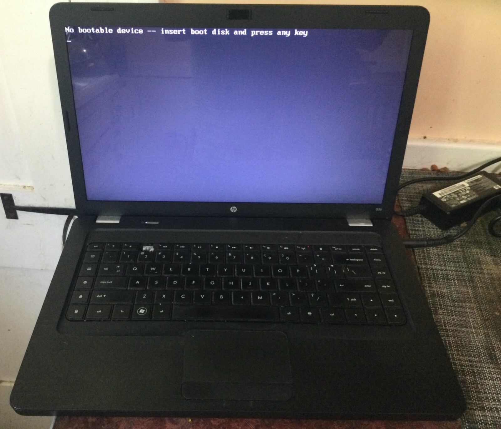 HP G56 Laptop 14 3/4″ with Charger , Speakers & MORE