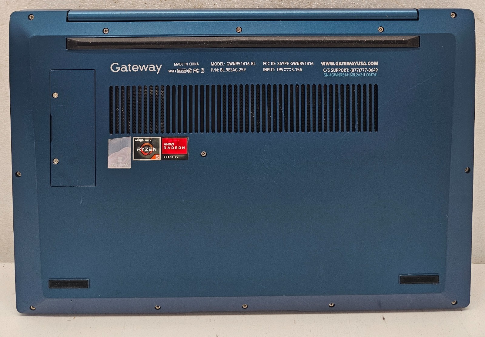 Gateway GWNR51416-BL 14.1″ Laptop Ryzen 5 3500U 8GB Ram 256GB SSD NO OS (FL)