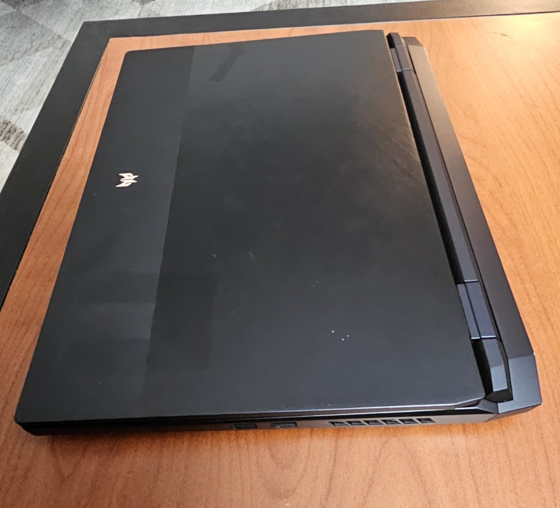 Acer Predator Helios 300 15.6″ 165Hz i7-12700H RTX 3060 6GB 16GB DDR5 512GB SSD