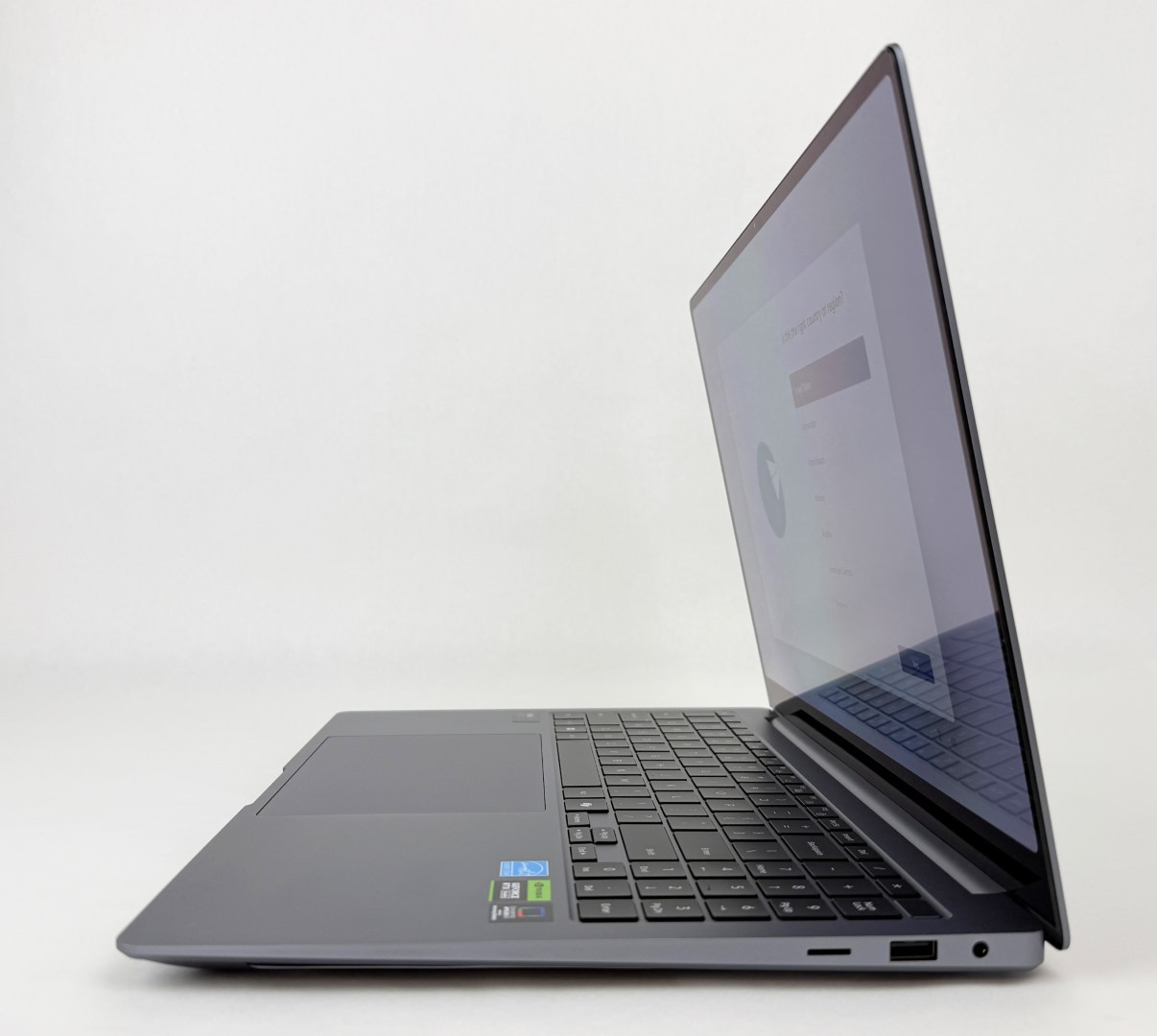 Samsung Galaxy Book4 Ultra 16″ 2880×1800 Ultra 7 155H 16GB 1TB RTX 4050 W11H