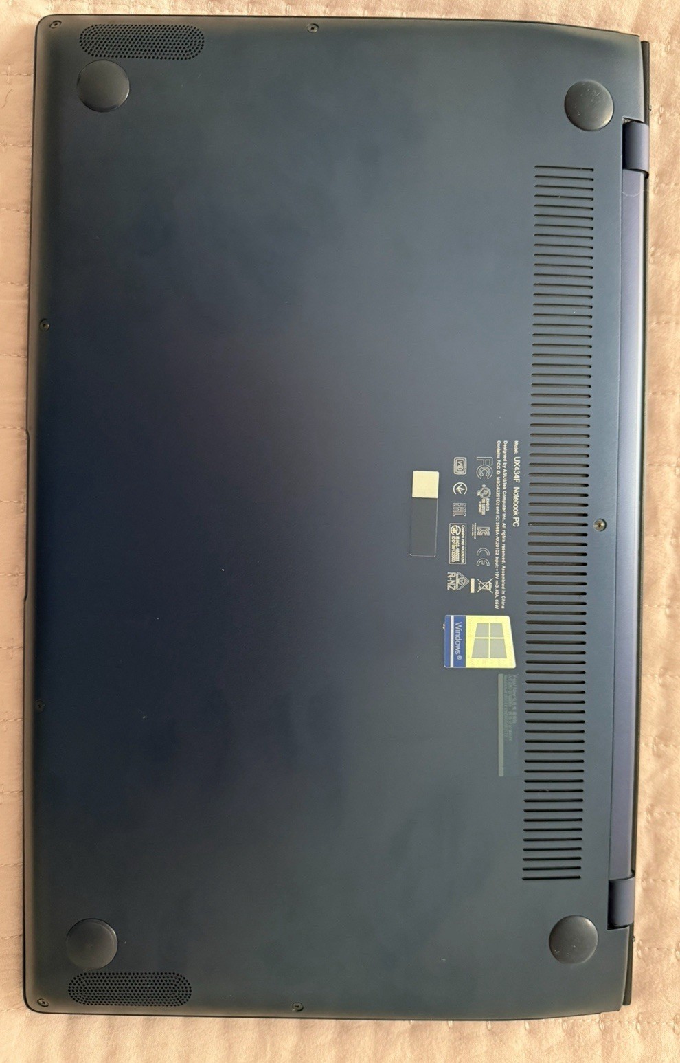 ASUS ZenBook 14 UX434FLCi7-10510U MX250 16GB 1TB M.2 SSDScreen pad (2 Colors)