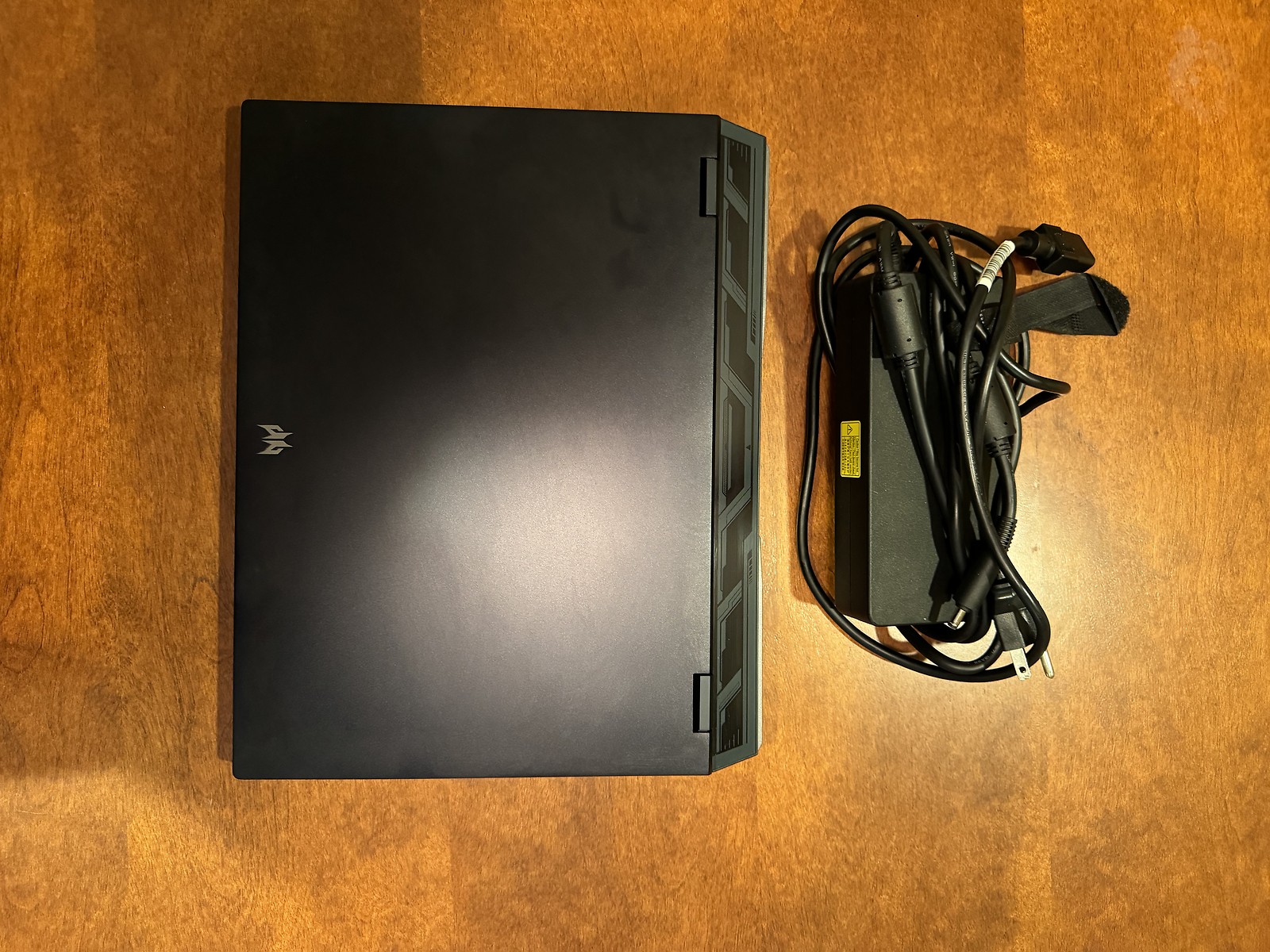 Acer RTX 4070 Predator Helios Gaming Laptop 16″ 240Hz i9-13900HX 16GB DDR5 1TB
