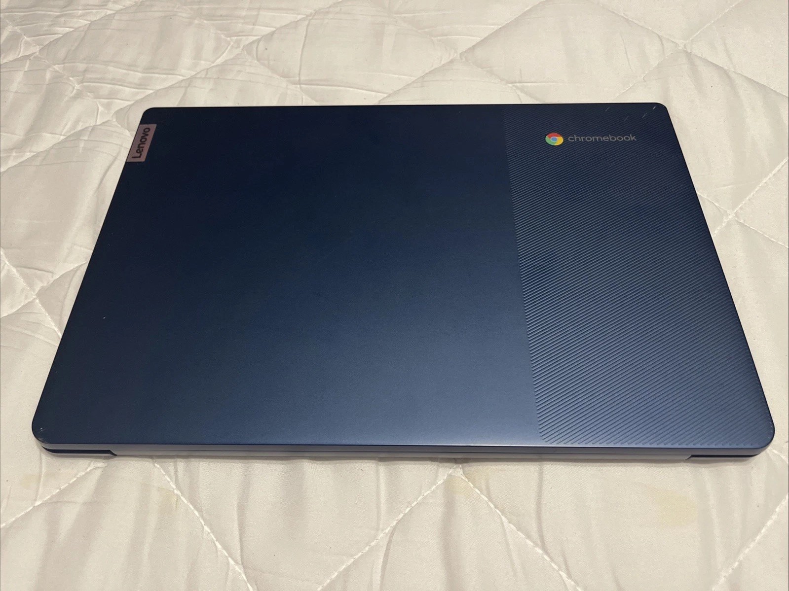 Lenovo IP Slim 3 Chrome 14M868 Laptop