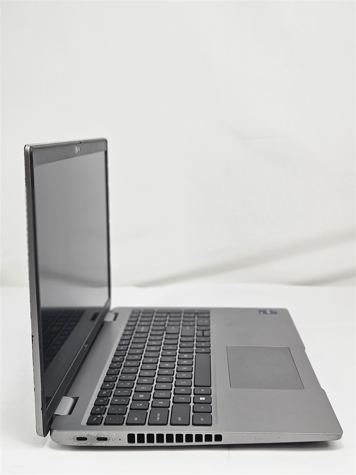 Dell Latitude 5540 i7-1370P 32GB RAM 1TB SSD 15.6″