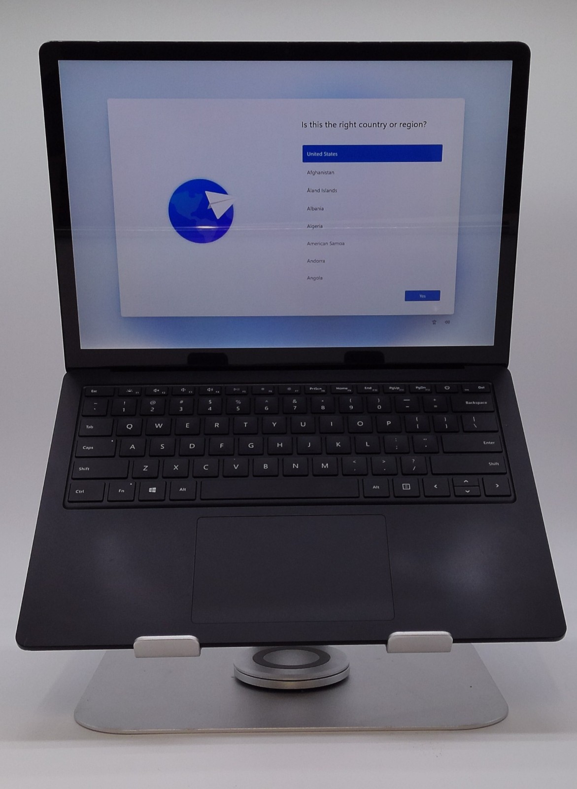 Surface Laptop 4 13.5″ 1951 Intel Core-i7-1185G7 32GB RAM 1TB NVMe – Touch W/ AC