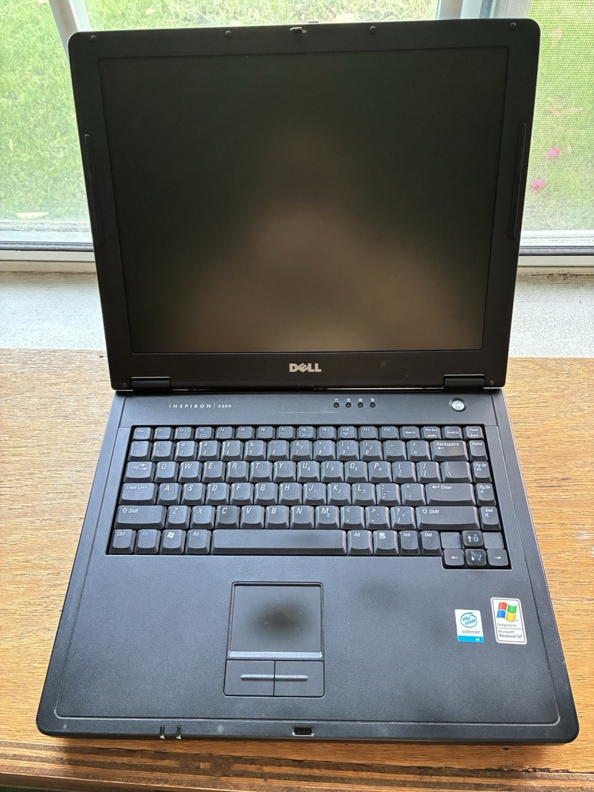 Inspiron 2200 Dell Windows XP Laptop