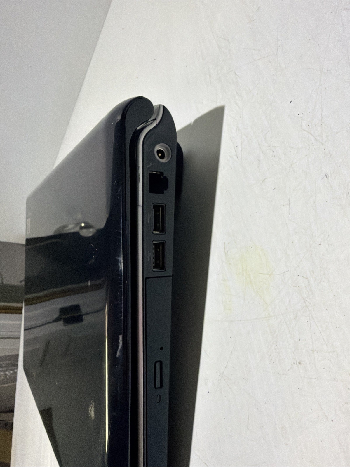Hp Pavilion DV2000 14″ Laptop Mobile AMD Sempron 512MB Ram NO Drives Boots Bios