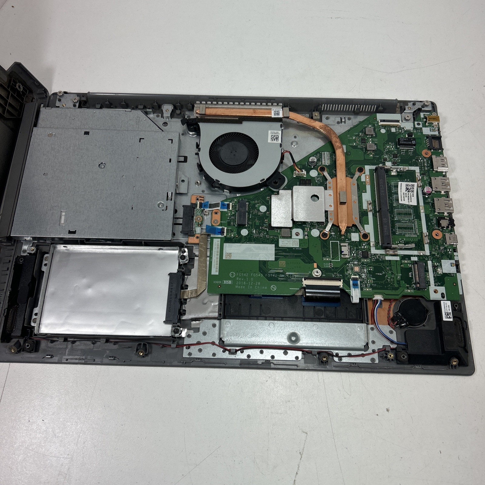 Lenovo IdeaPad L340-15API Ryzen 3 3200U 8GB RAM No SSD/WiFi No Top/Screen PARTS