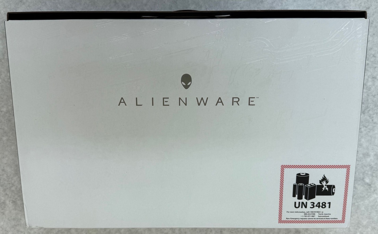 Alienware M17 R5 P50E002 17″ Ryzen 9 6900HX 32GB RAM 1TB SSD GeForce RTX 3070Ti