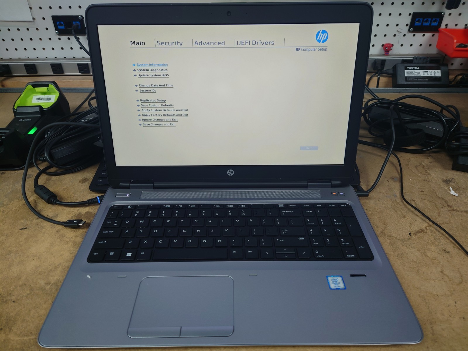 HP ProBook 650 G3 15.6″ FHD i7-7600U 8GB RAM NO SSD/OS