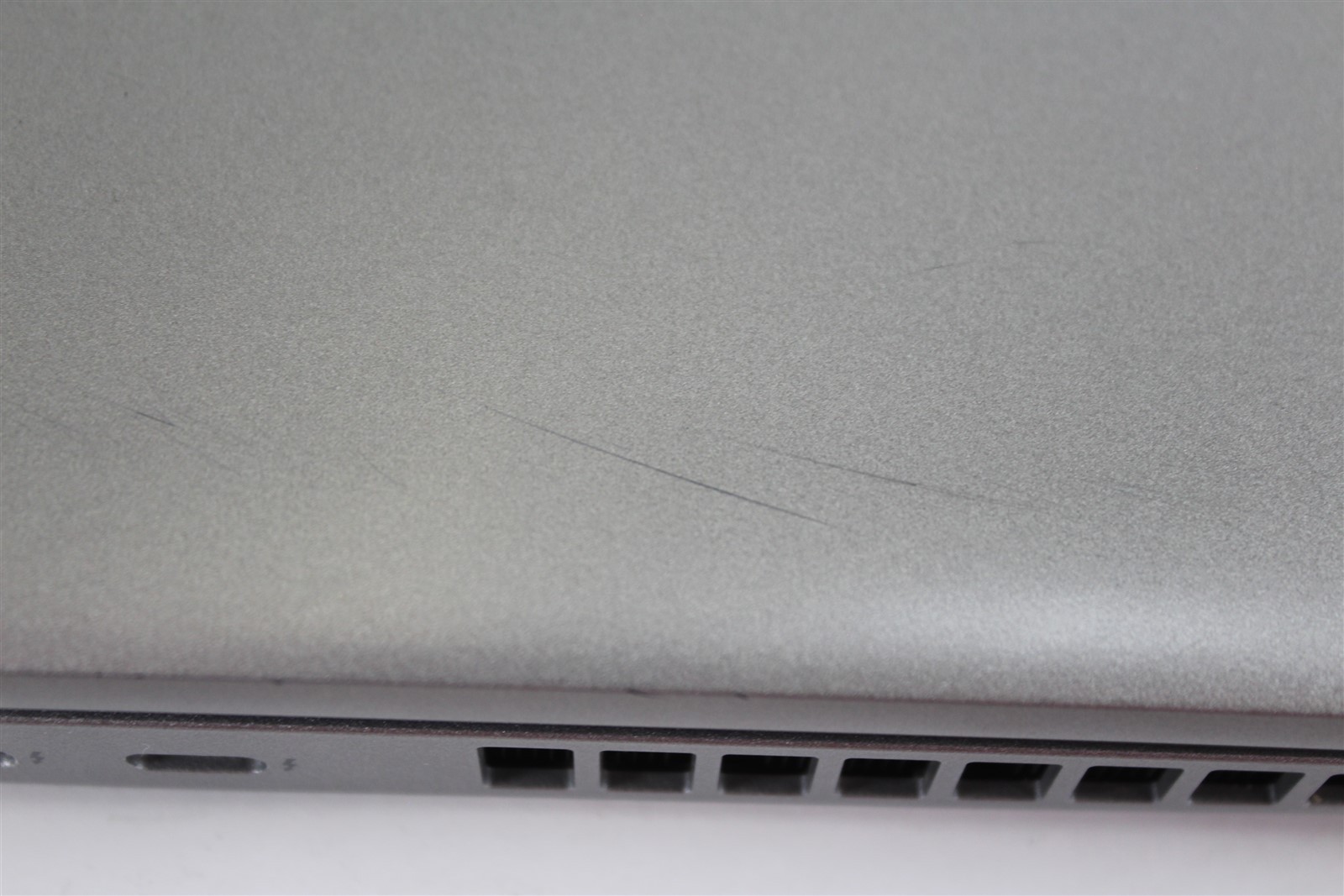 Dell Precision 3561 15.6″ FHD Touch i5-11400H 2.7GHz 8GB DDR4 256GB NVMe T600