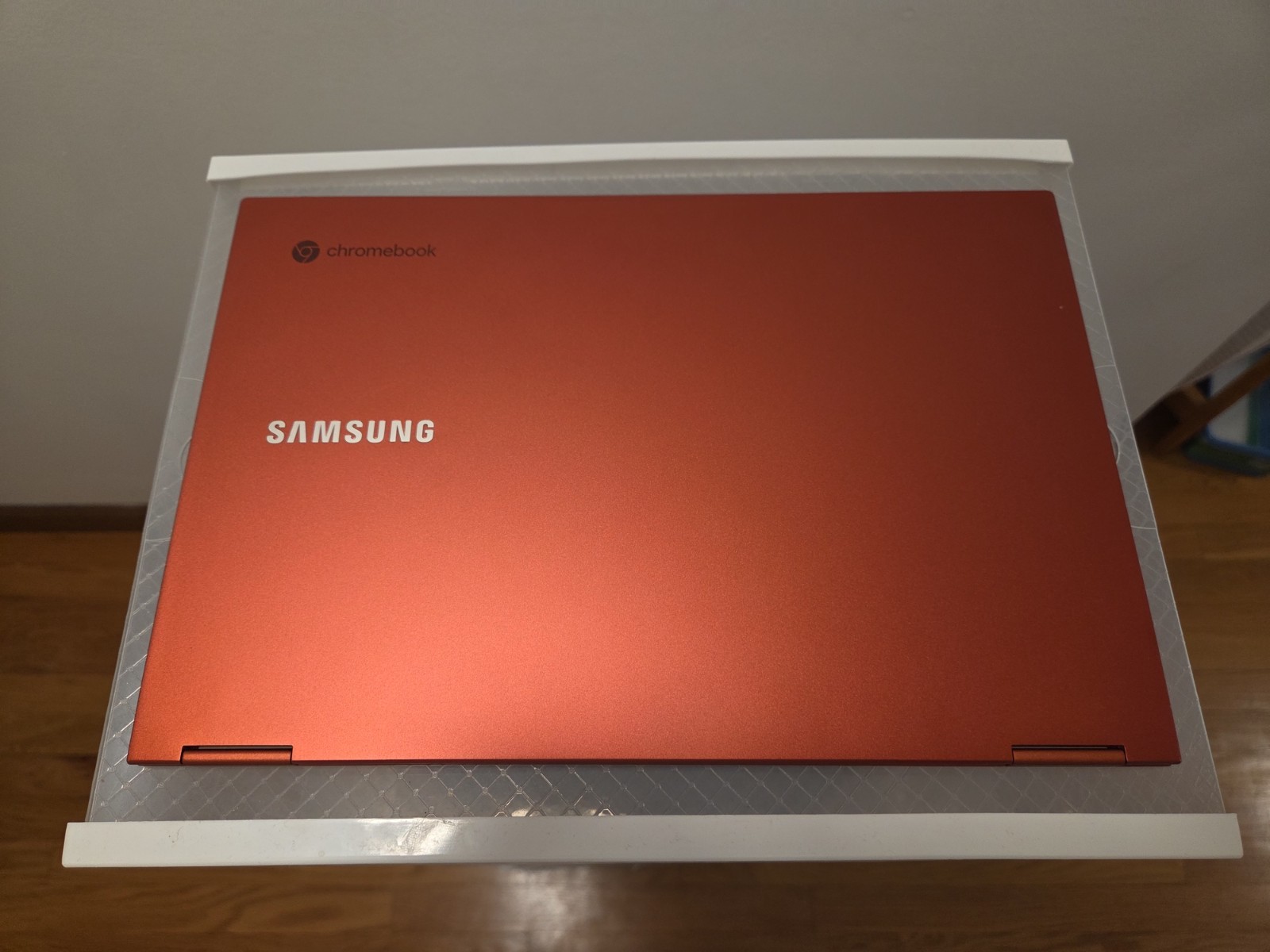 Samsung Galaxy 13.3″ 4K Chromebook Intel Core I5, 8GB RAM, 256GB SSD, Fiesta Red