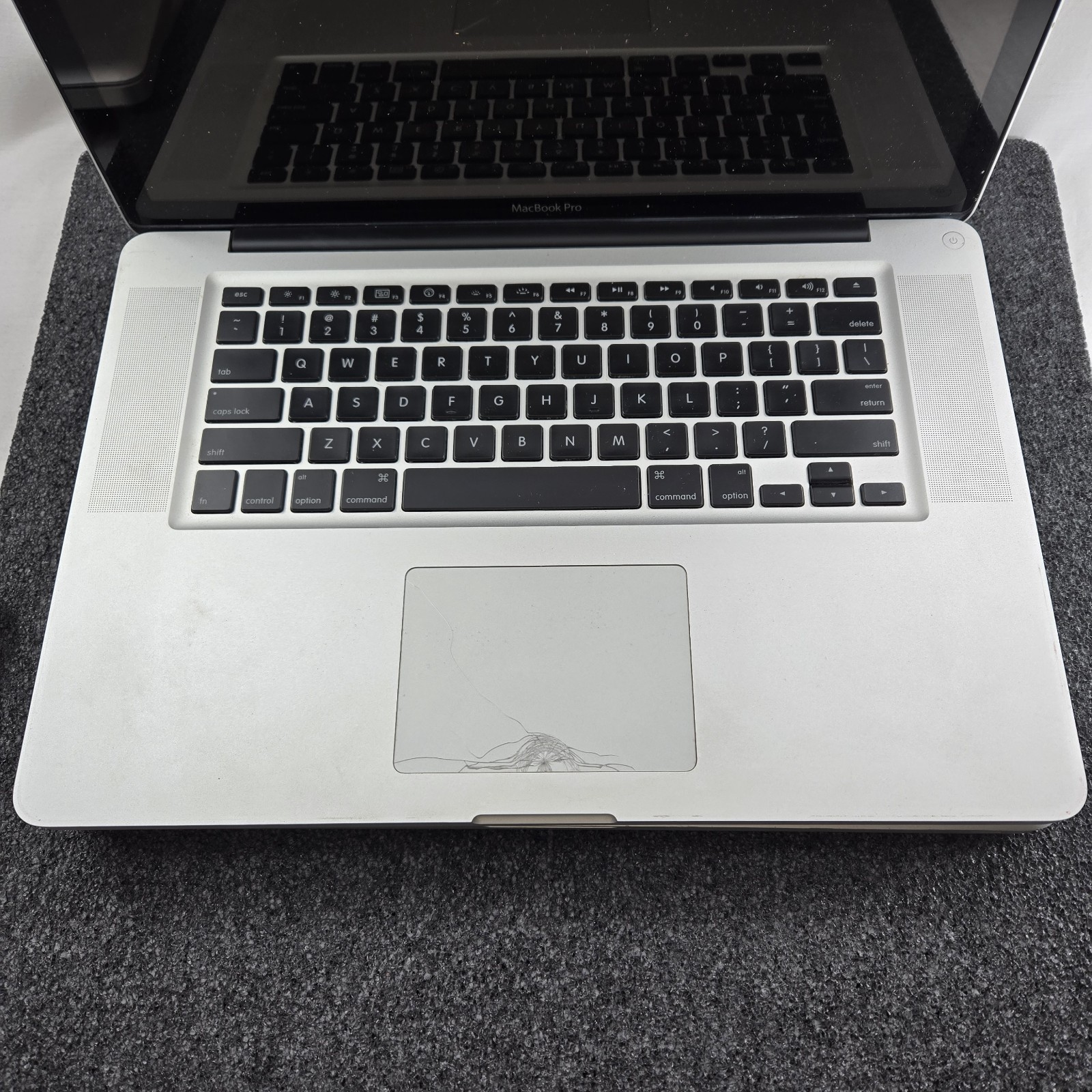 Lot of (4) Apple MacBook Pro A1286 Core 2 Duo – Mixed condition — PARTS
