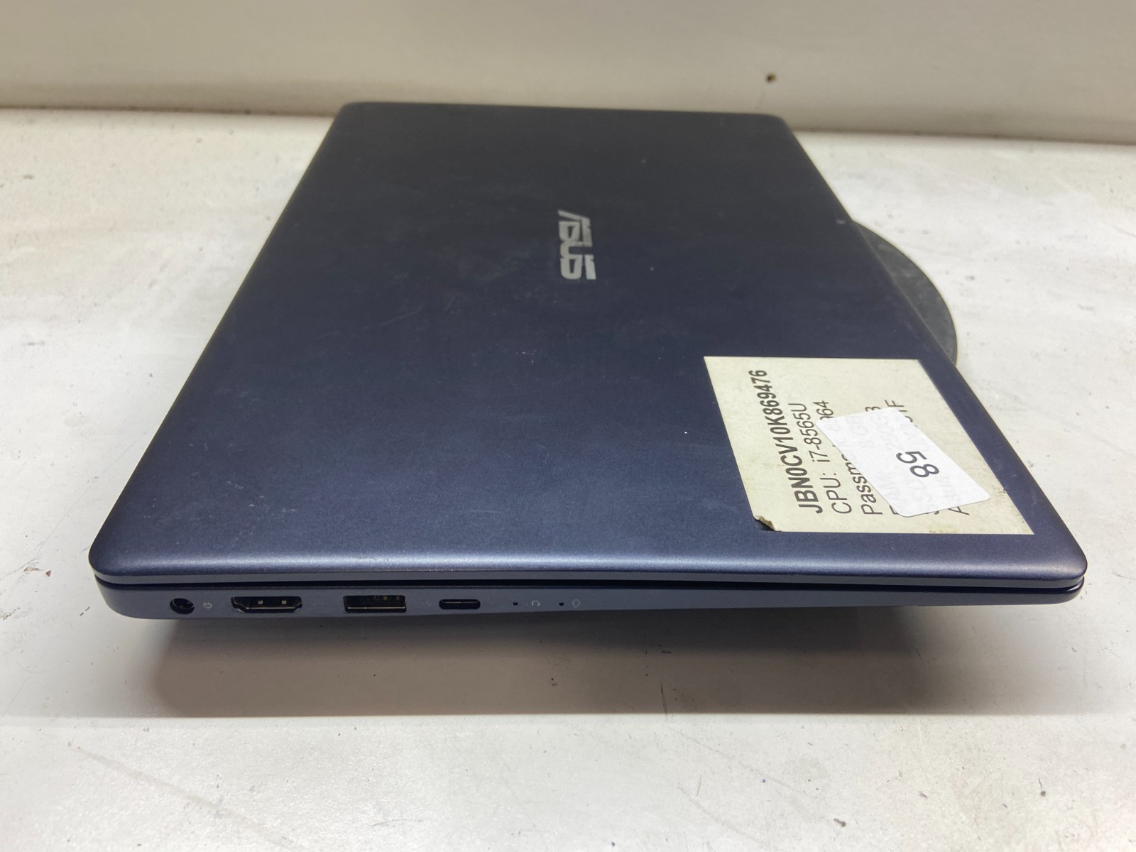 Asus Zenbook UX331F Intel Core i7-8565u 1.8GHz 8GB NO HDD