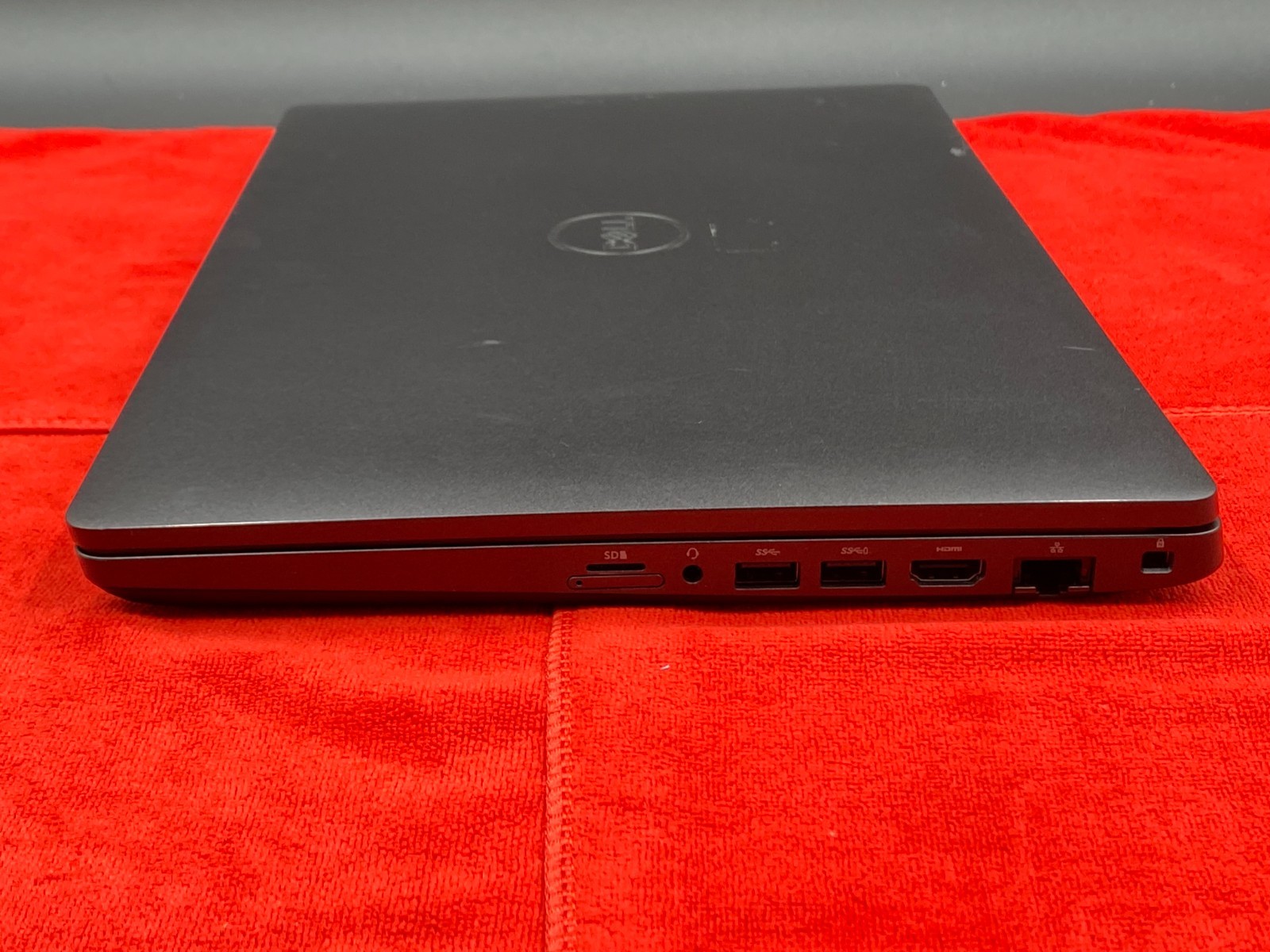 DELL PRECISION 3541 15.6″ FHD i7-9850H 16GB RAM 256GB SSD QUADROP620 BATTERY 94%
