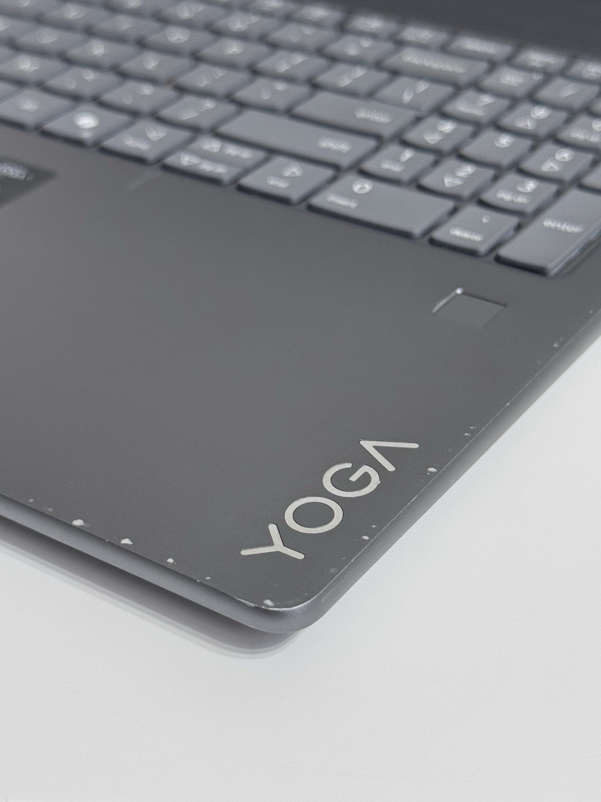 Lenovo Yoga 7i 2-in-1 16″ 2K Touch Laptop Ultra 7 256V 16GB RAM 1TB SSD READ