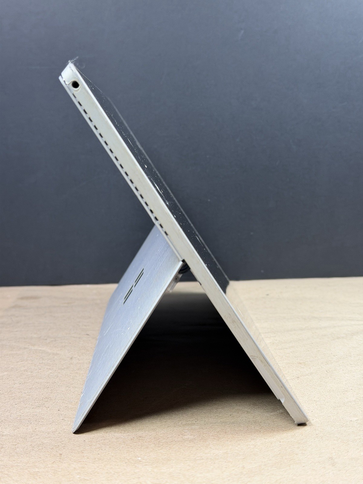 Microsoft Surface 1724 -128GB FOR PARTS REPAIR SHIPS FAST!