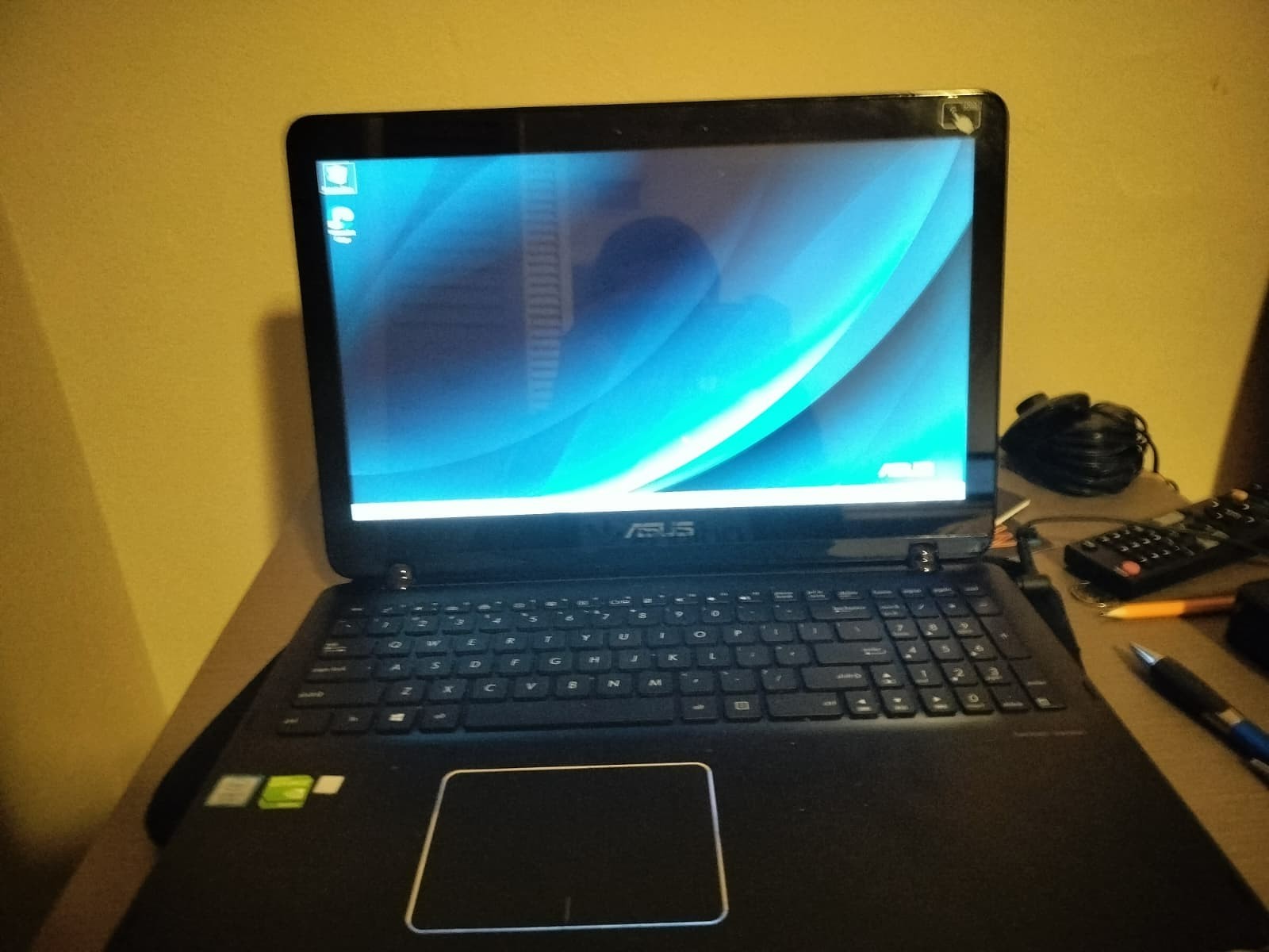ASUS Q524UQK-BHI7T15 15.6″ Full HD i7-7500U 12GB 1TB HDD Win 10 64 bits Black